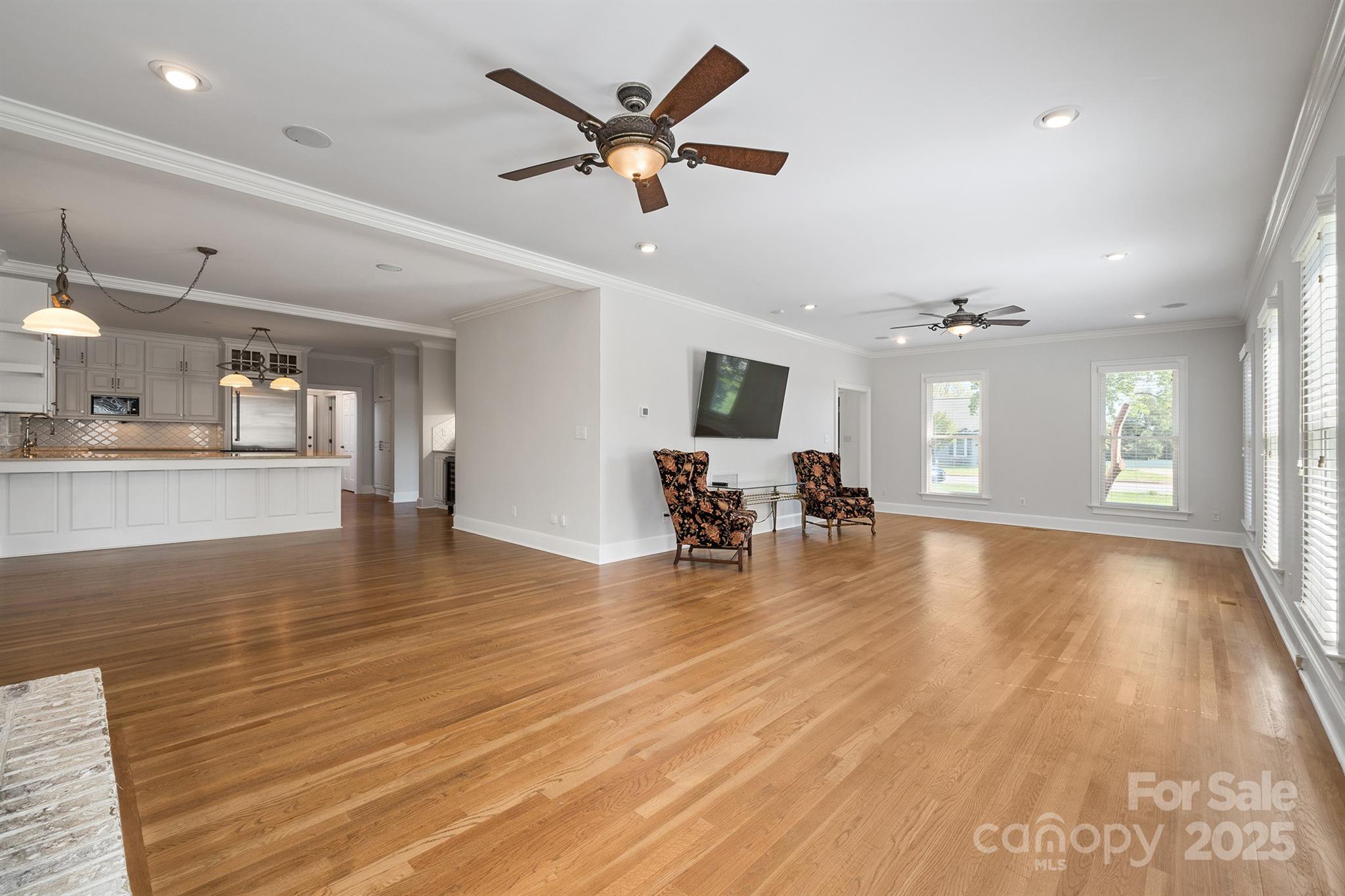 345 41st Avenue Place NW