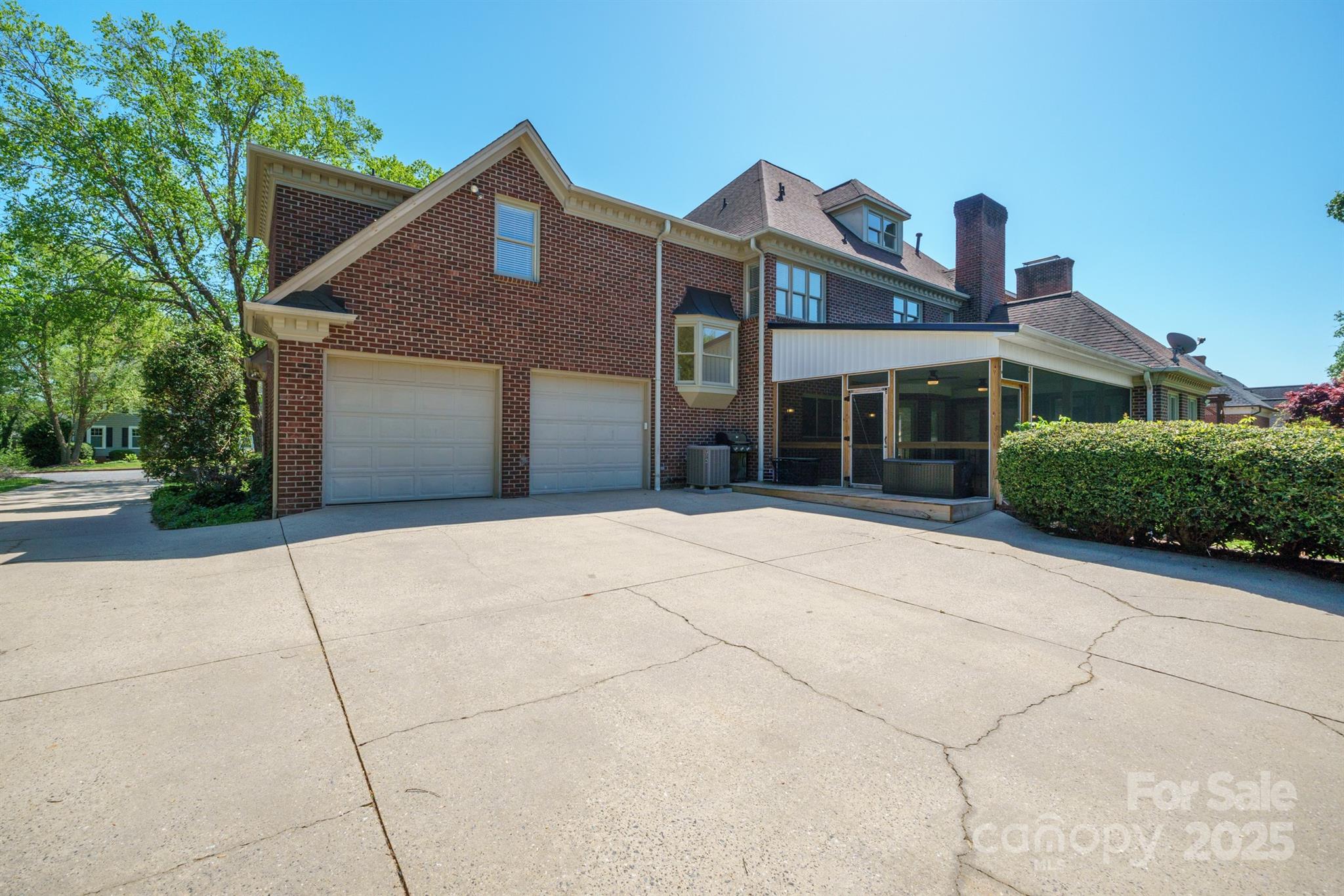 345 41st Avenue Place NW