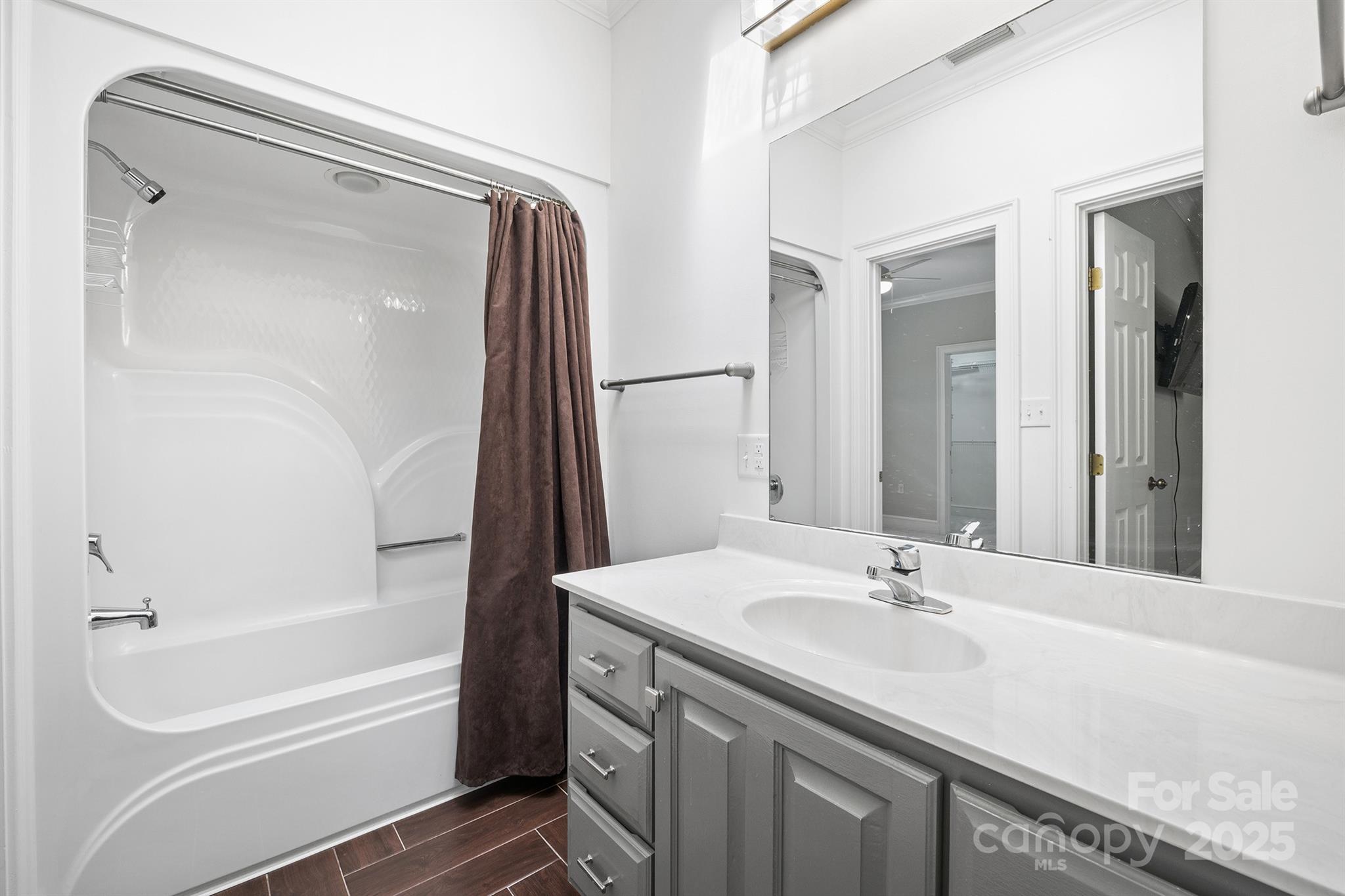 345 41st Avenue Place NW