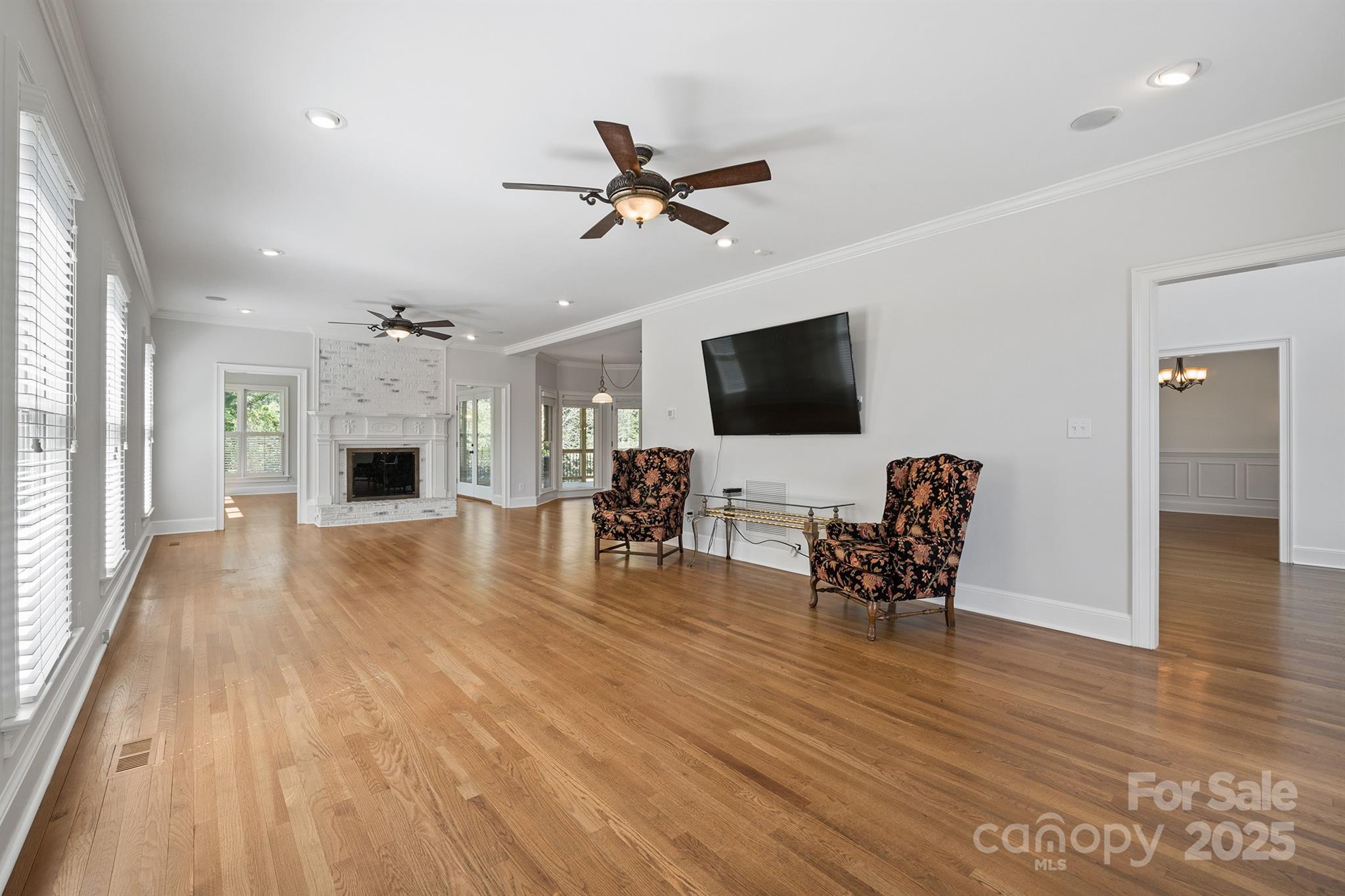 345 41st Avenue Place NW