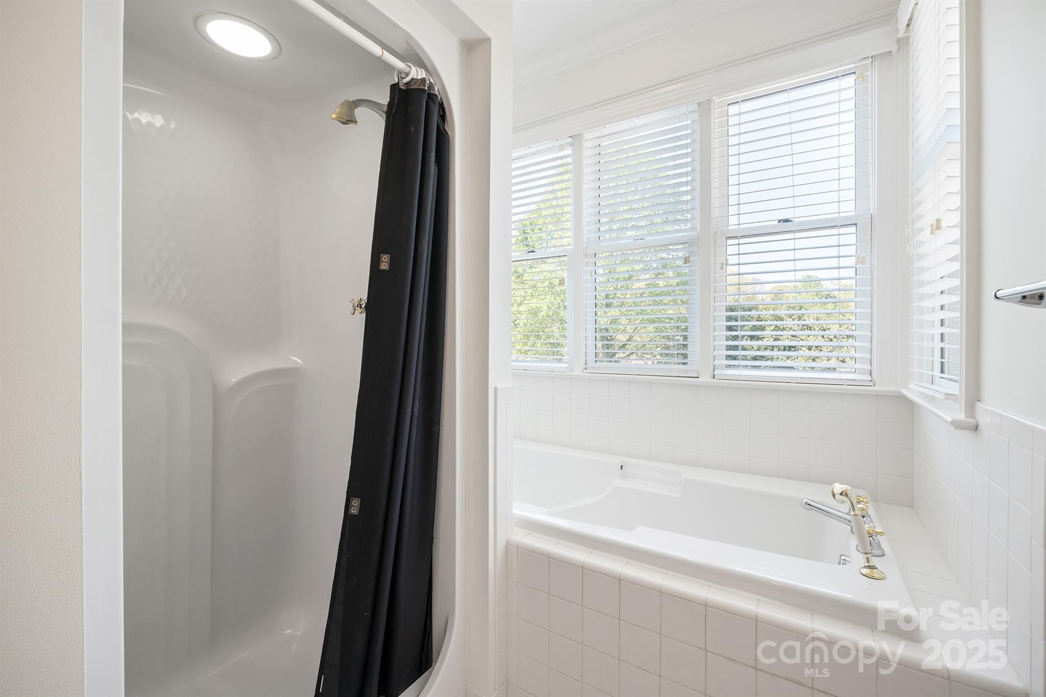 345 41st Avenue Place NW