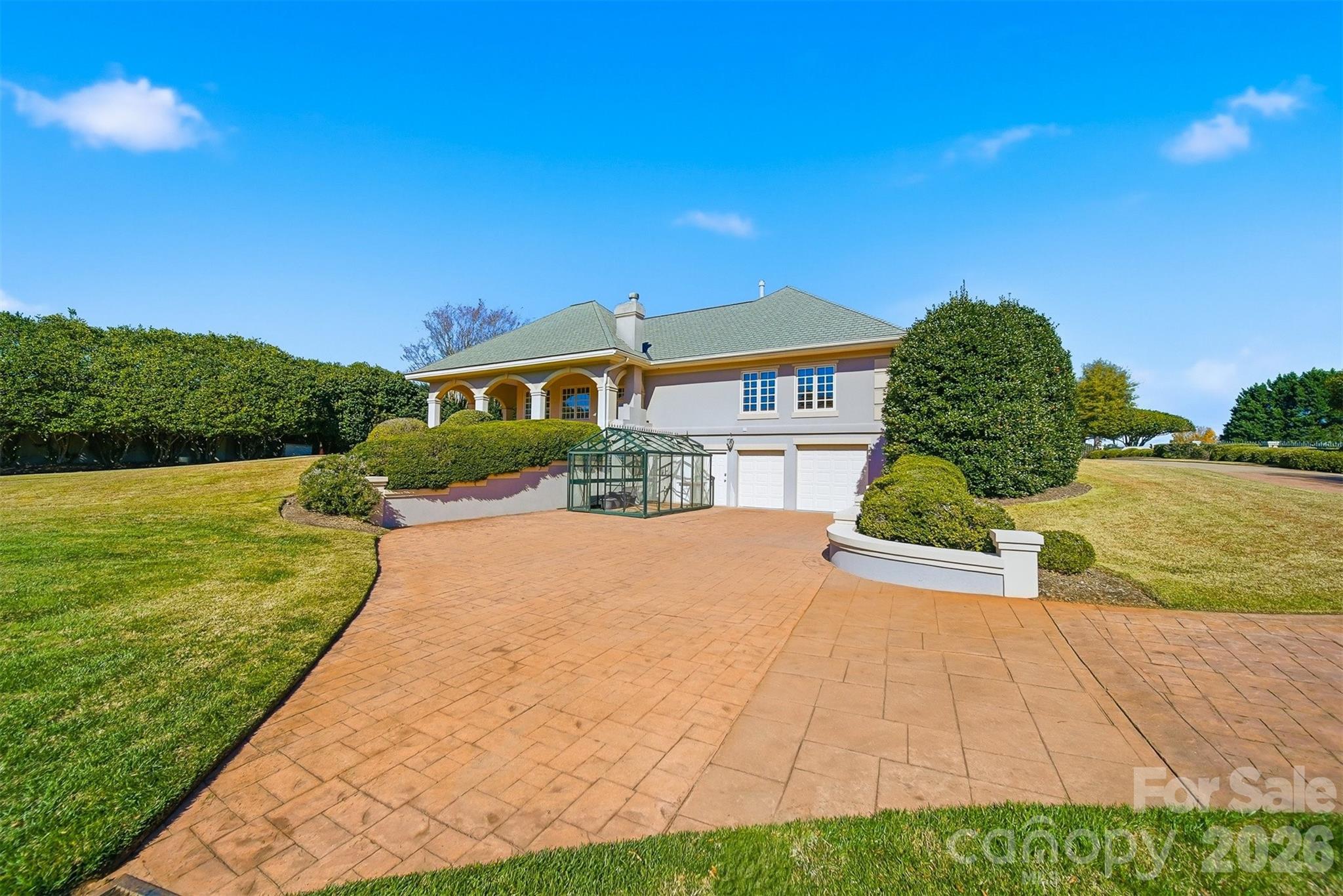 3619 Links Drive NE