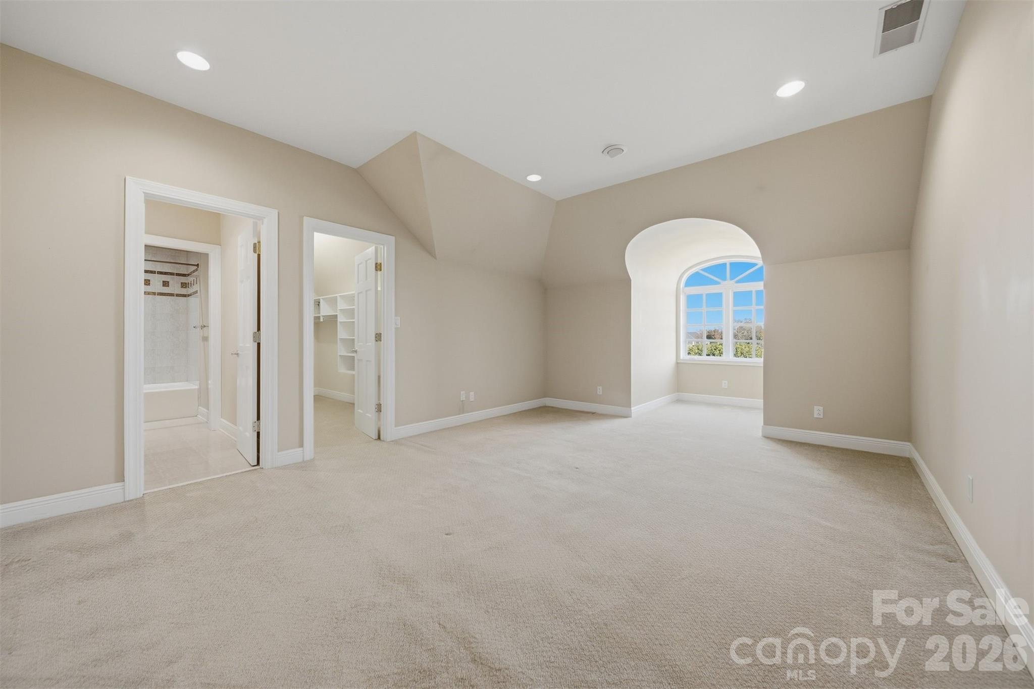 3619 Links Drive NE