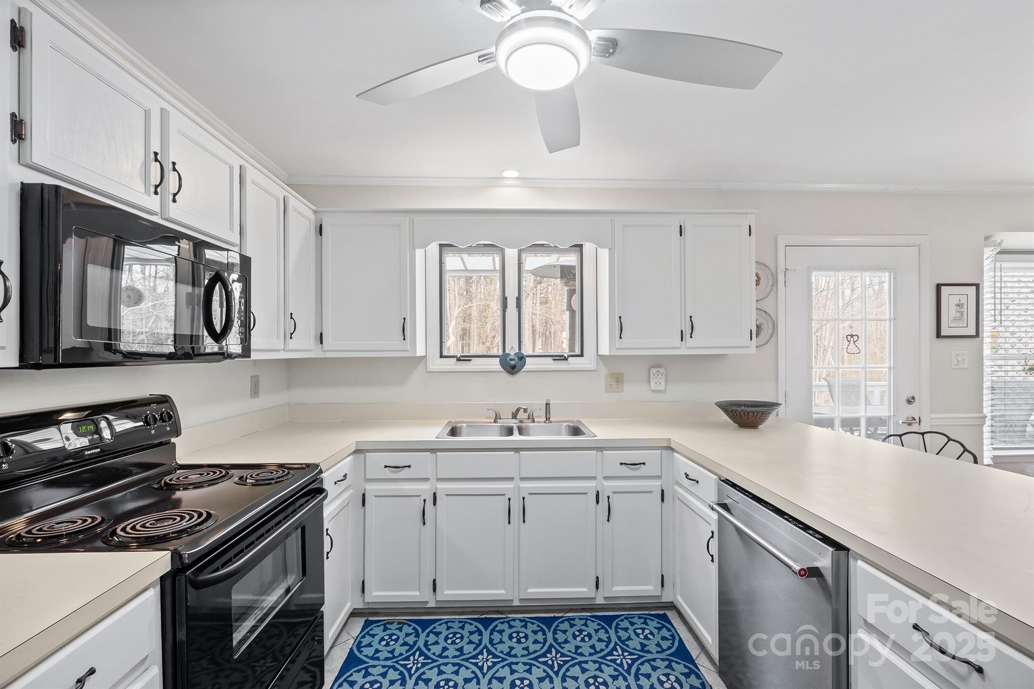 115 31st Avenue Court NE