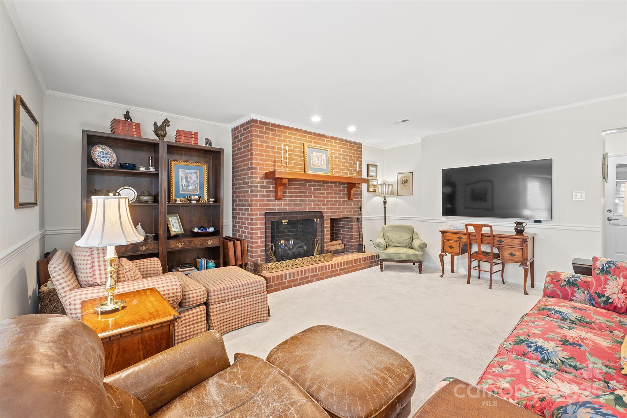 115 31st Avenue Court NE