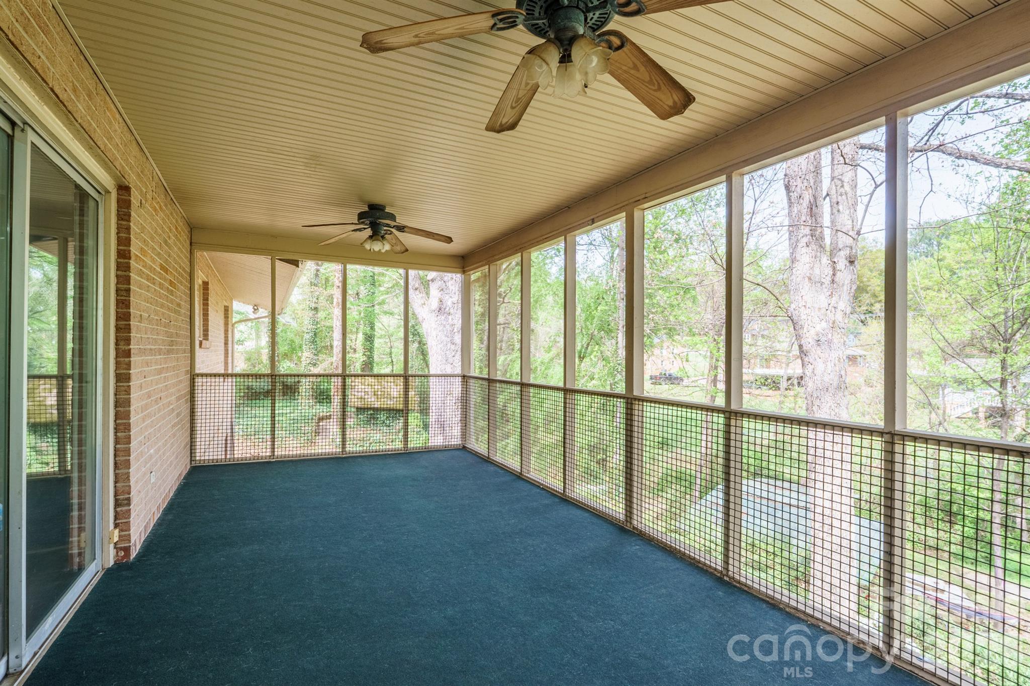 465 28th Avenue Lane NE