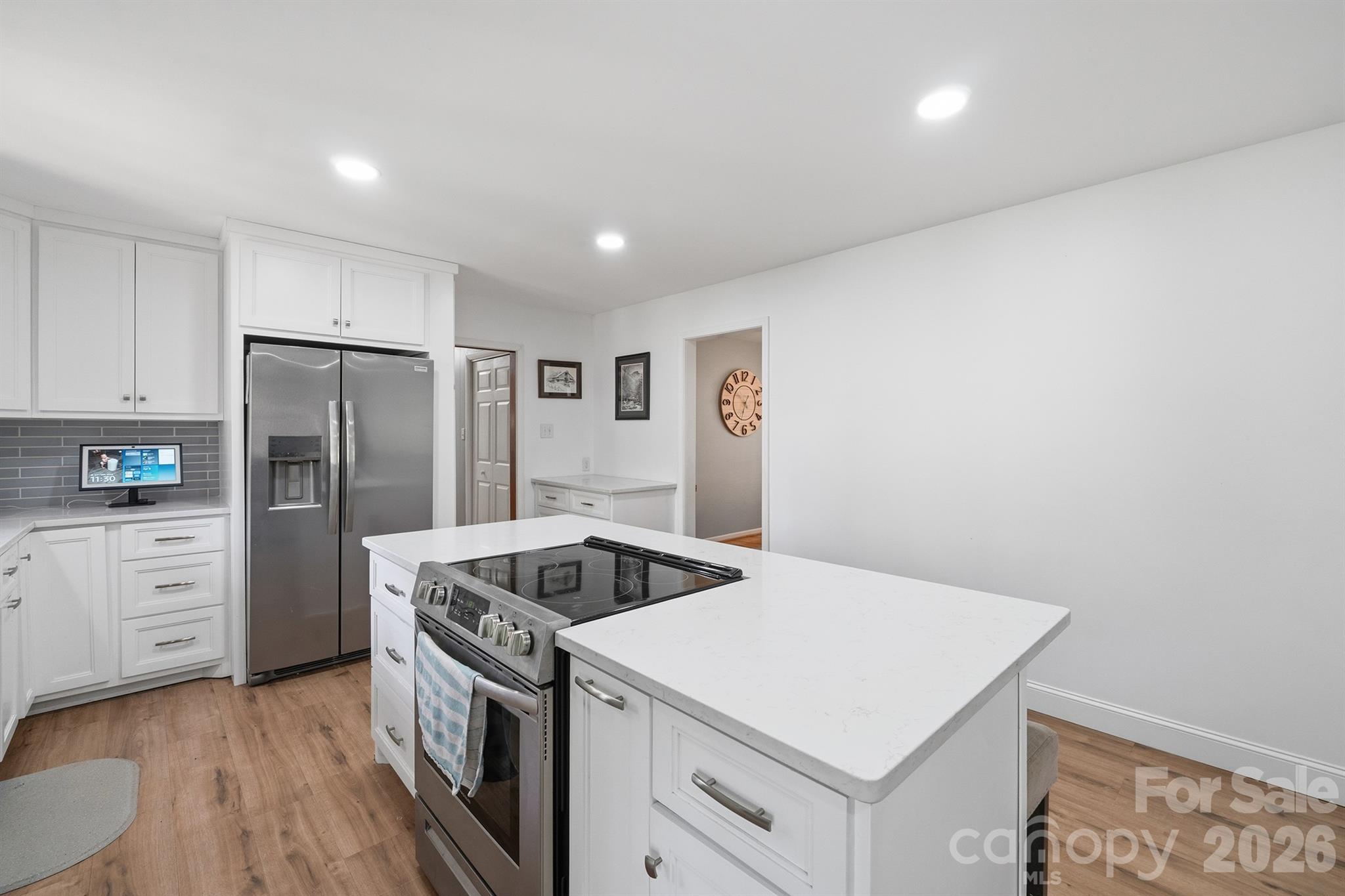 465 28th Avenue Lane NE