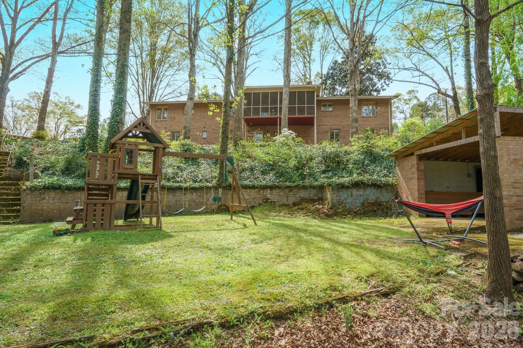 465 28th Avenue Lane NE