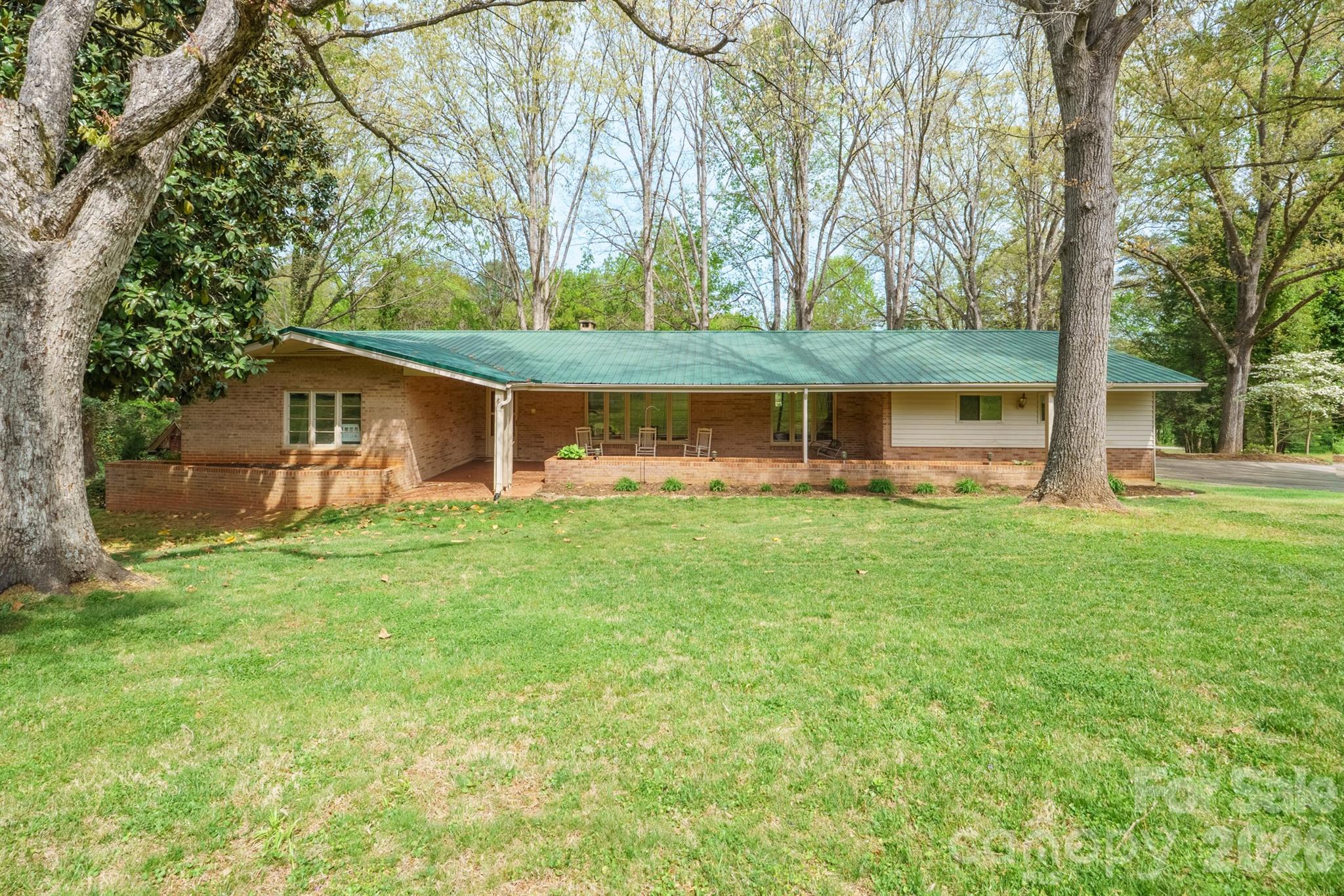 465 28th Avenue Lane NE