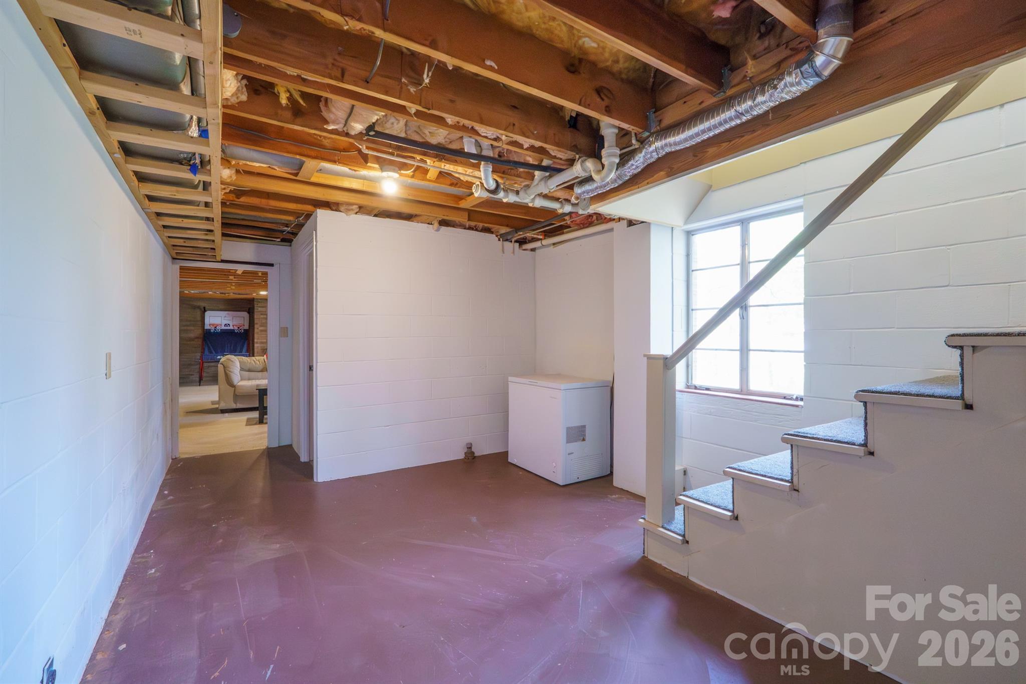 465 28th Avenue Lane NE