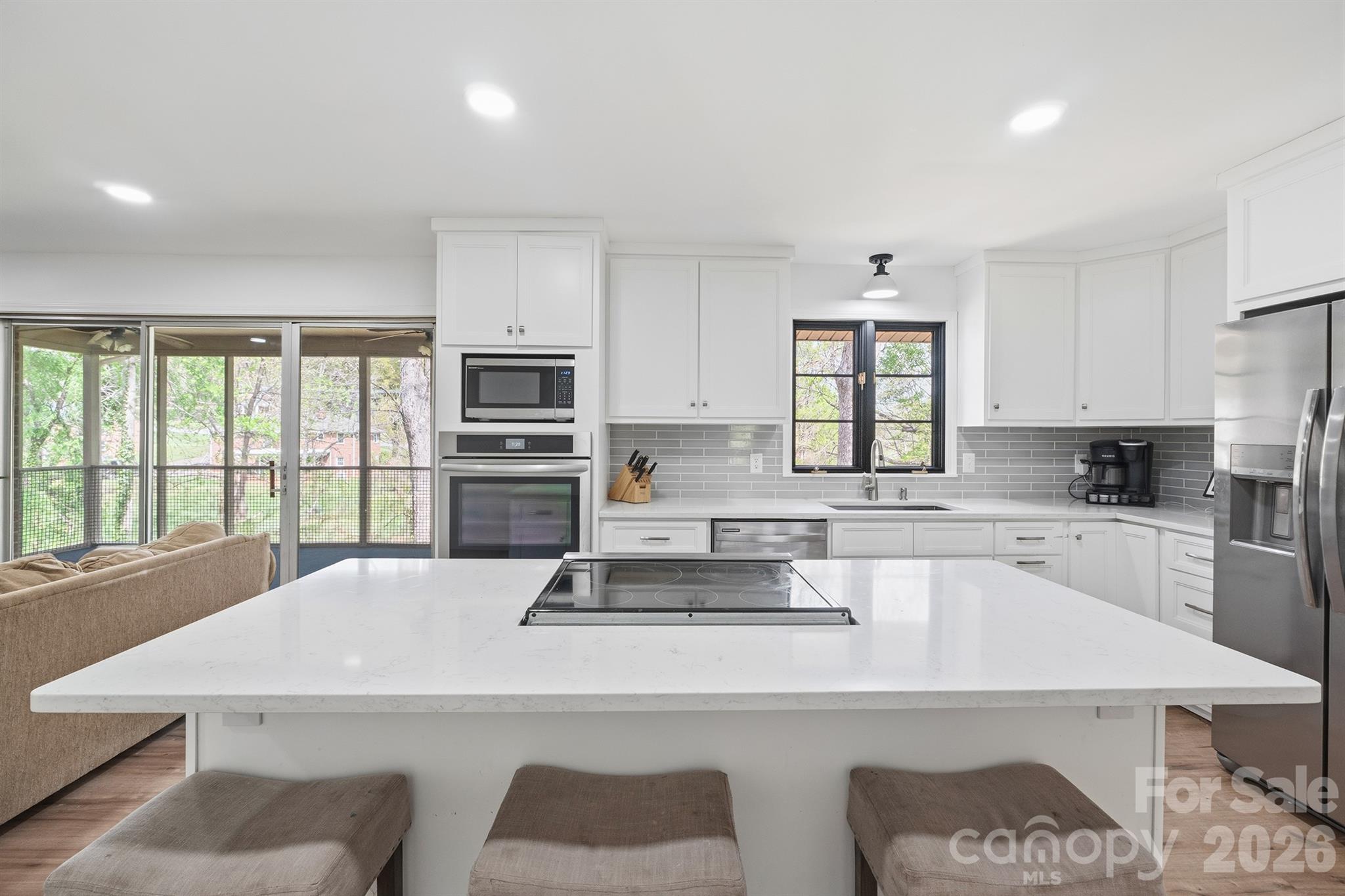 465 28th Avenue Lane NE