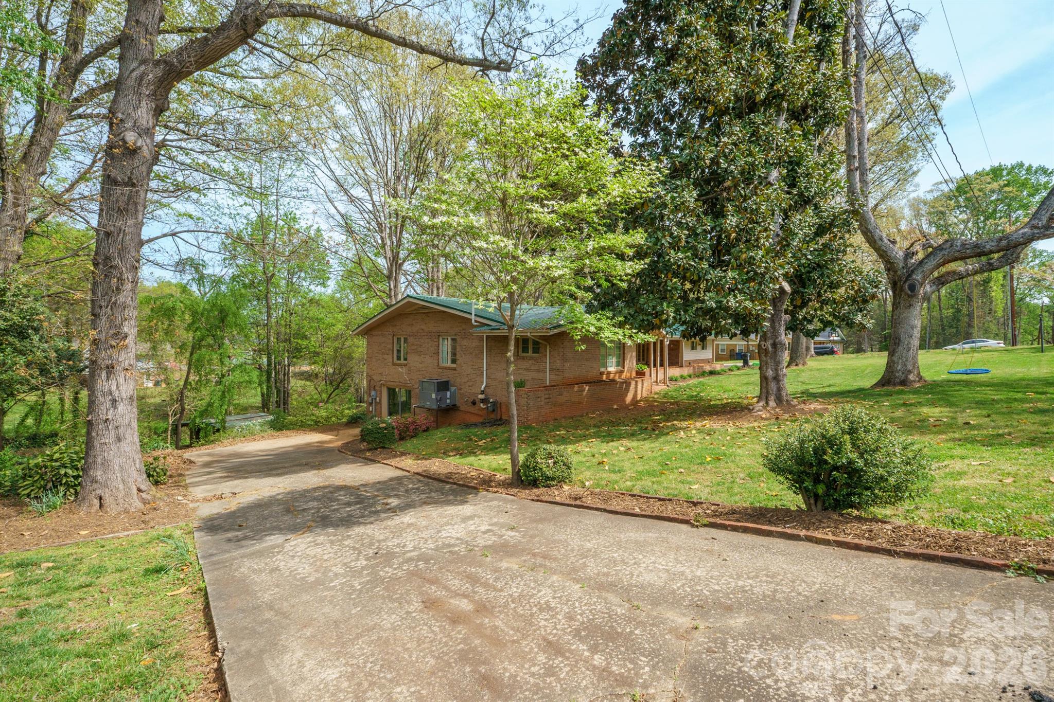 465 28th Avenue Lane NE