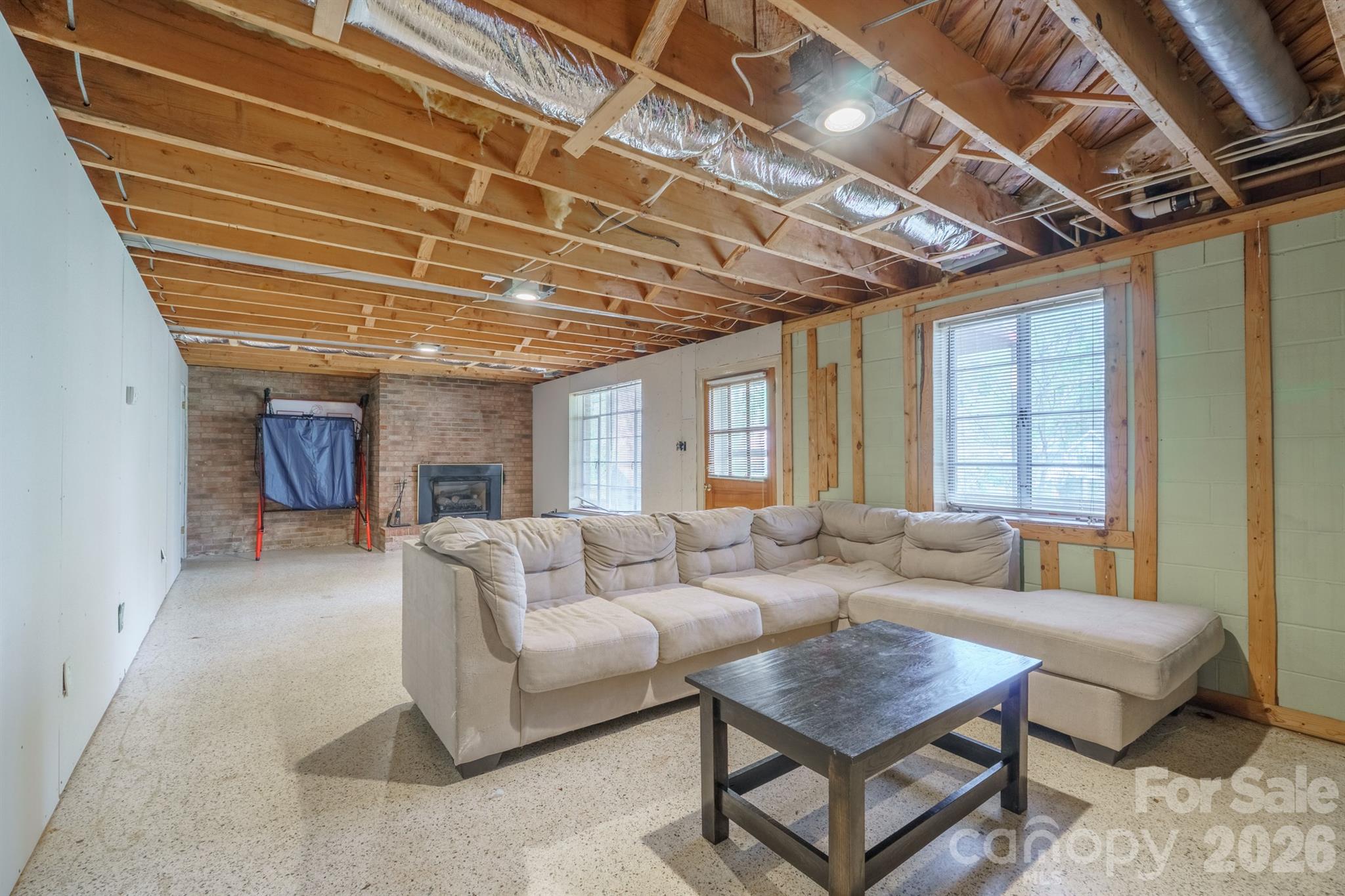 465 28th Avenue Lane NE