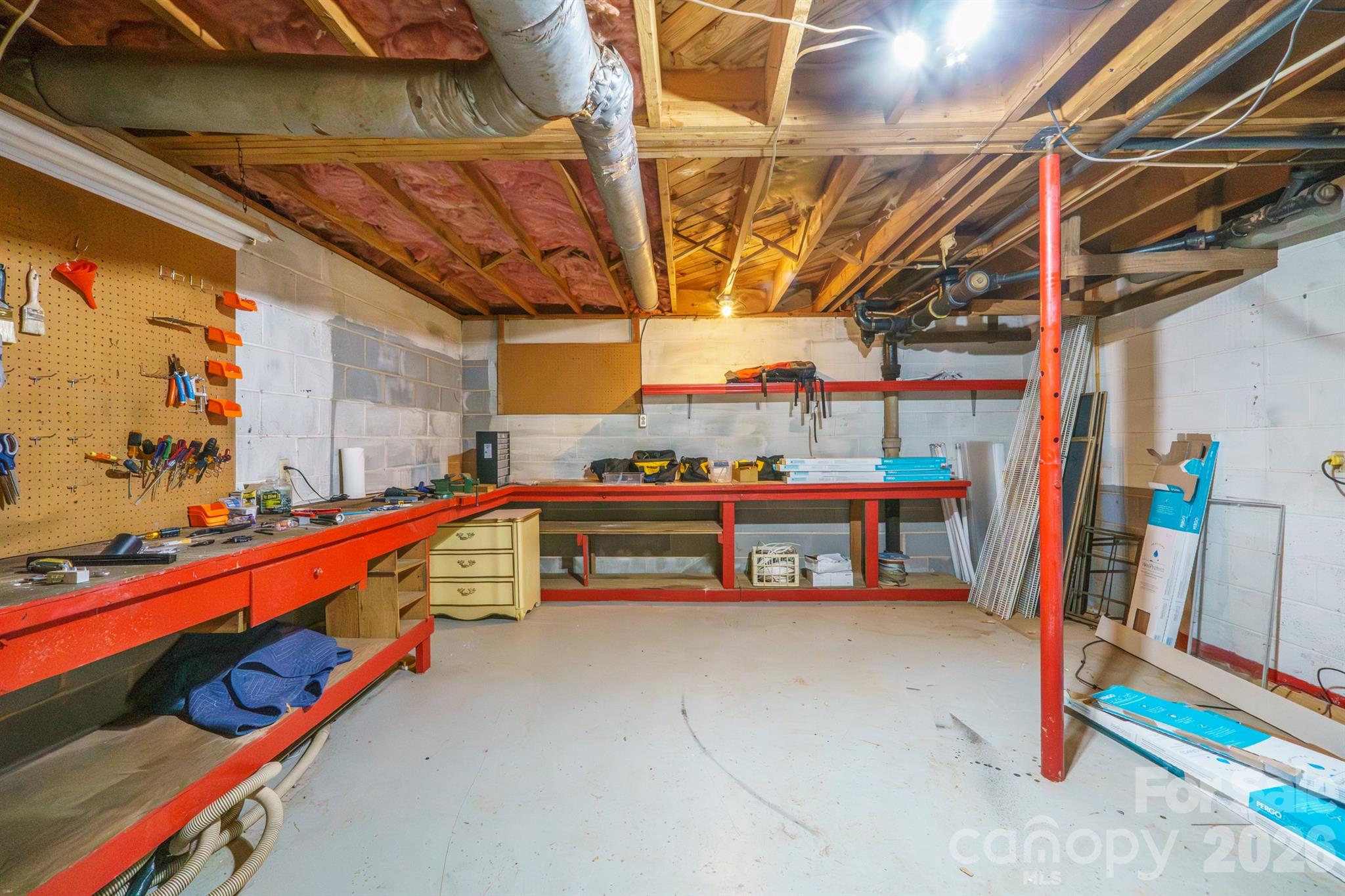 465 28th Avenue Lane NE