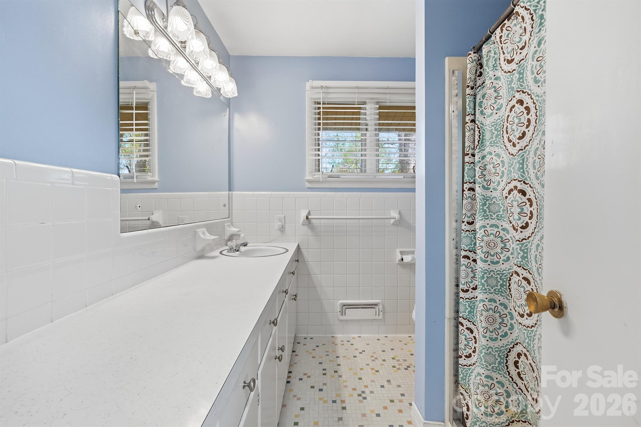 465 28th Avenue Lane NE