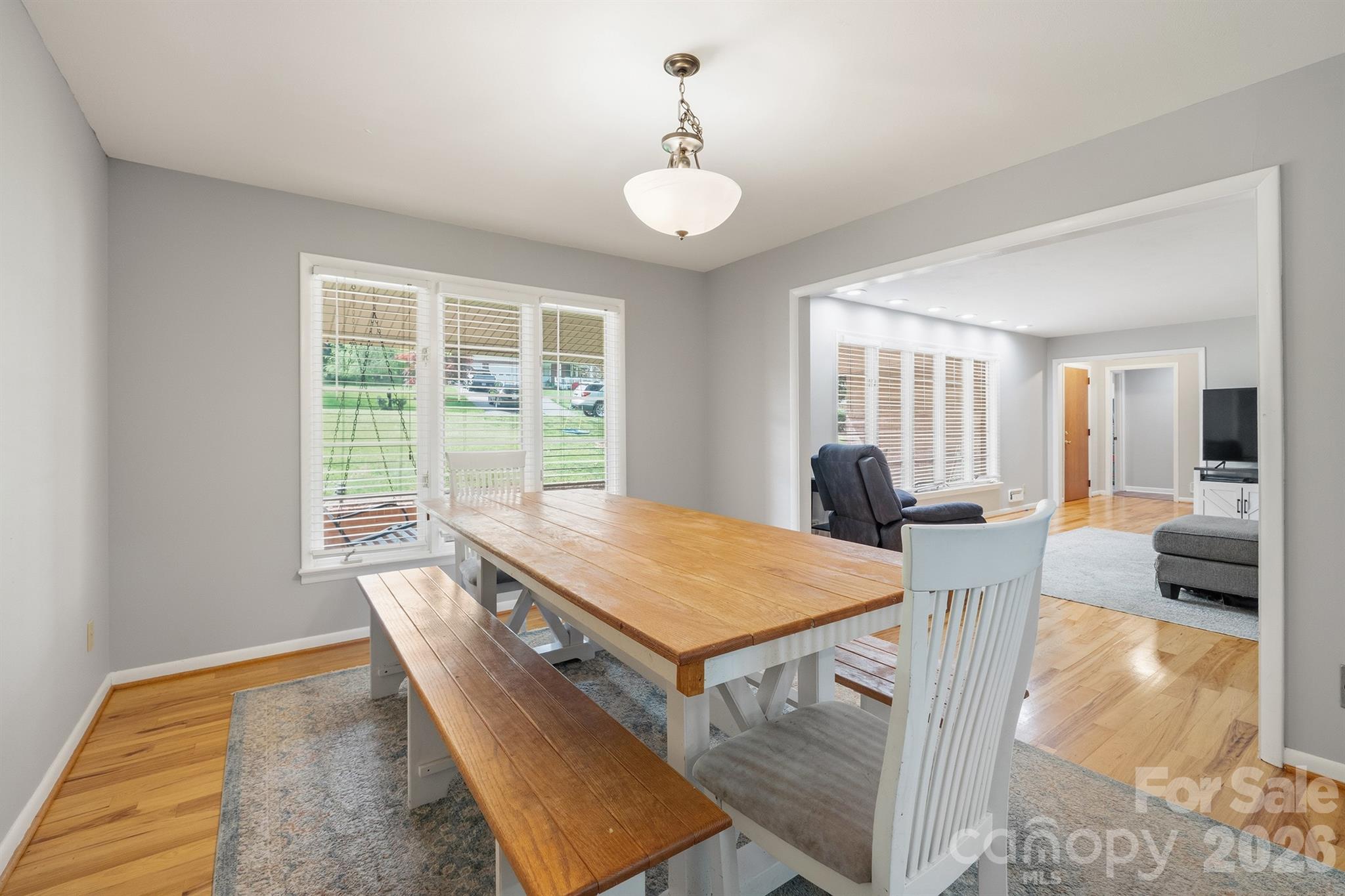 465 28th Avenue Lane NE