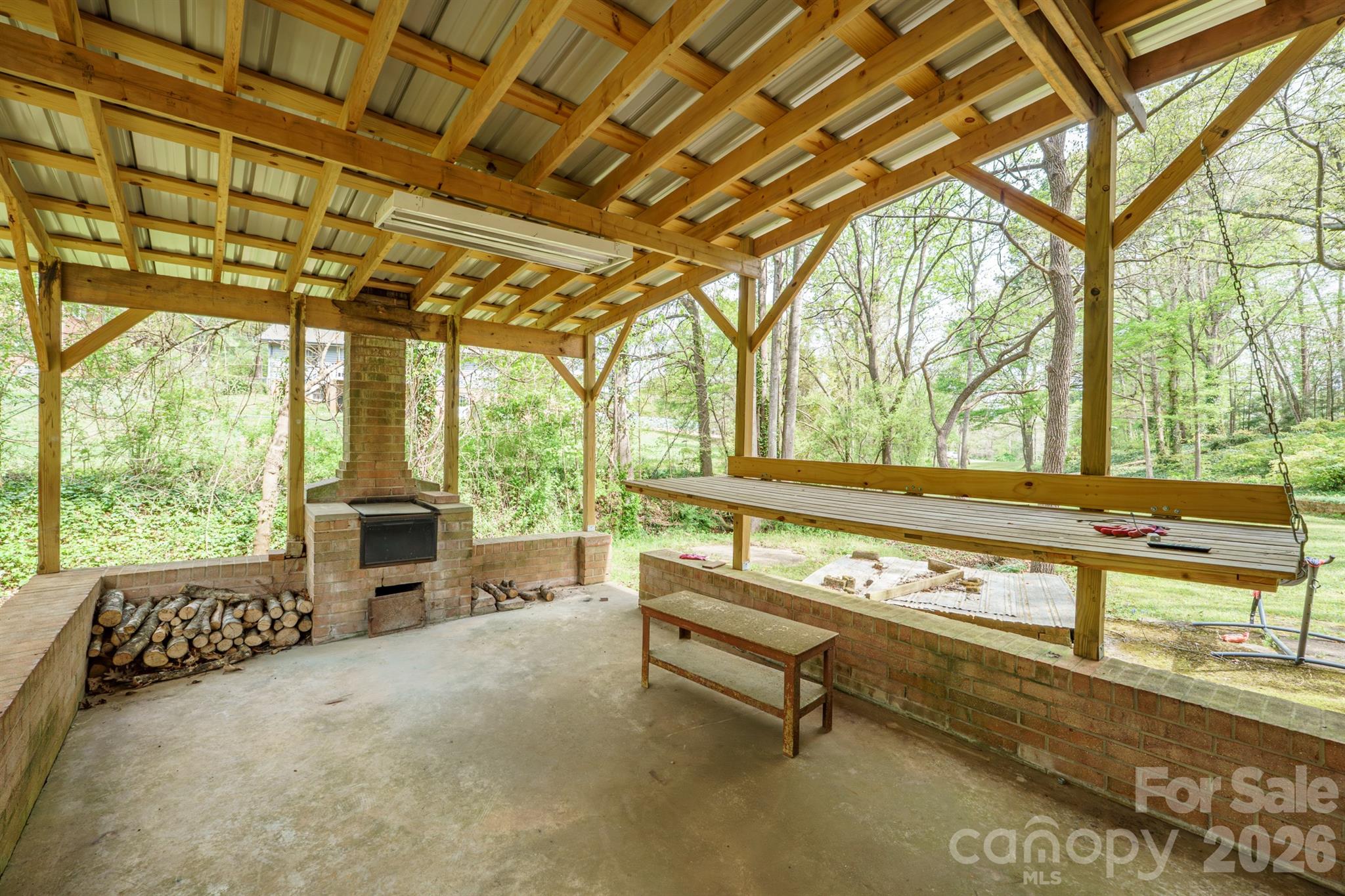 465 28th Avenue Lane NE