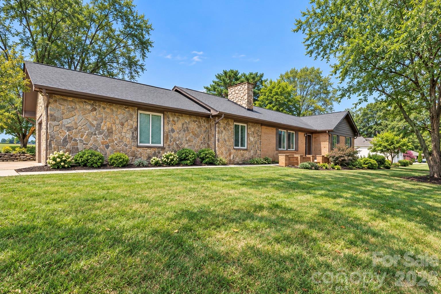 1953 Crestdale Lane