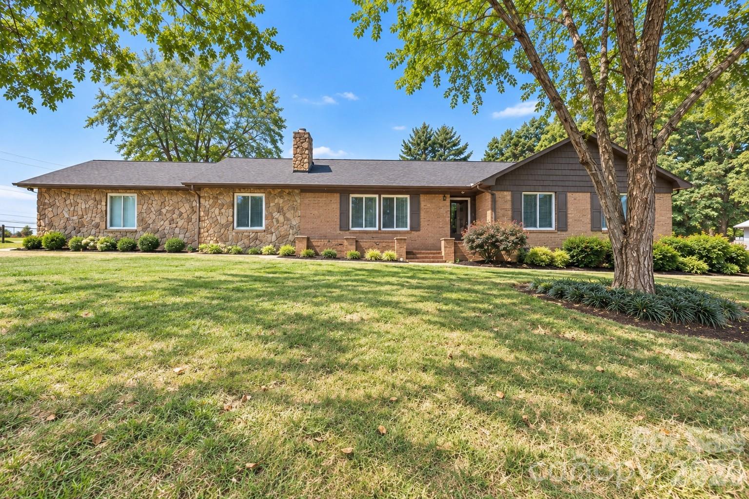 1953 Crestdale Lane