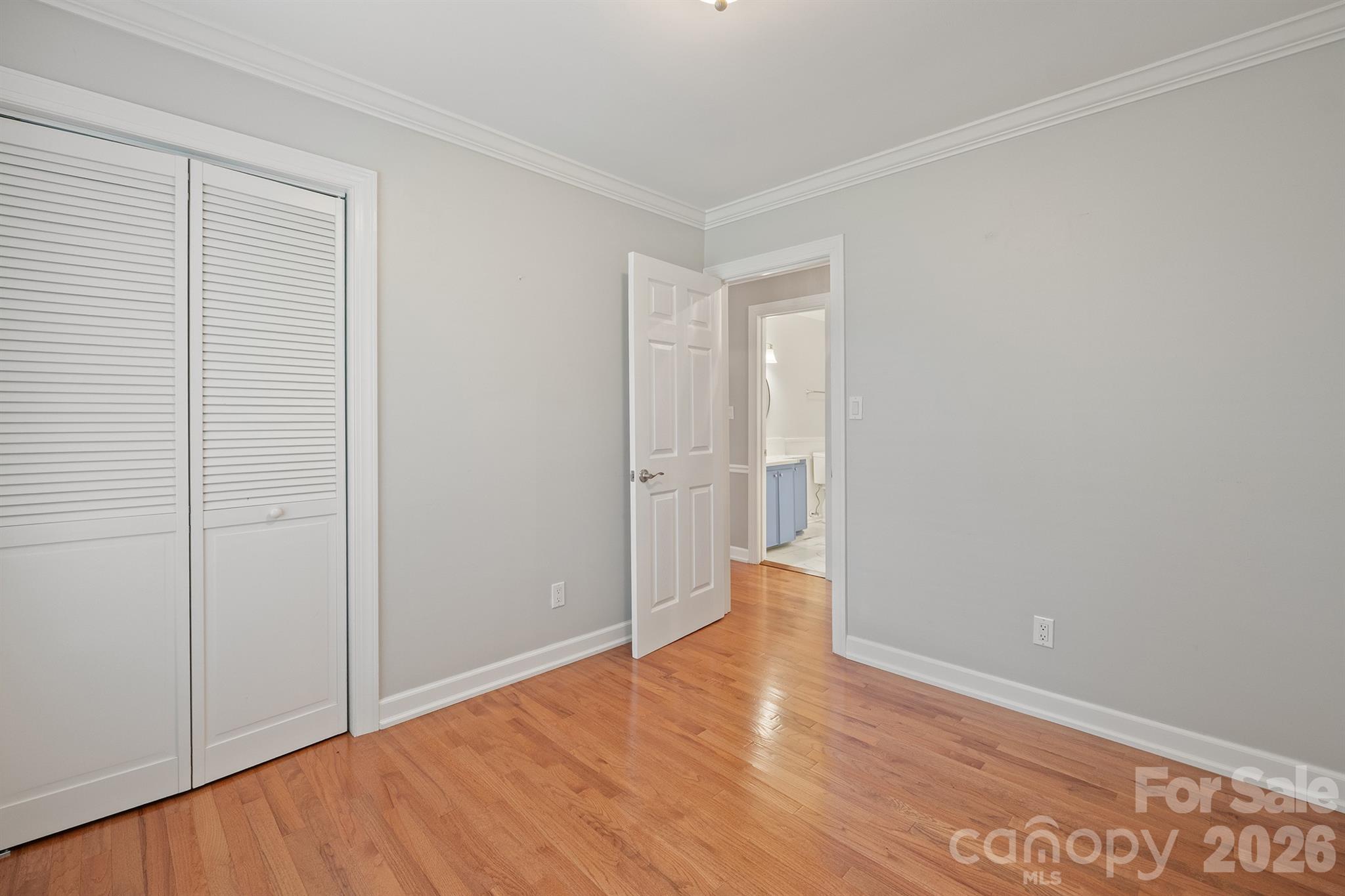 1953 Crestdale Lane