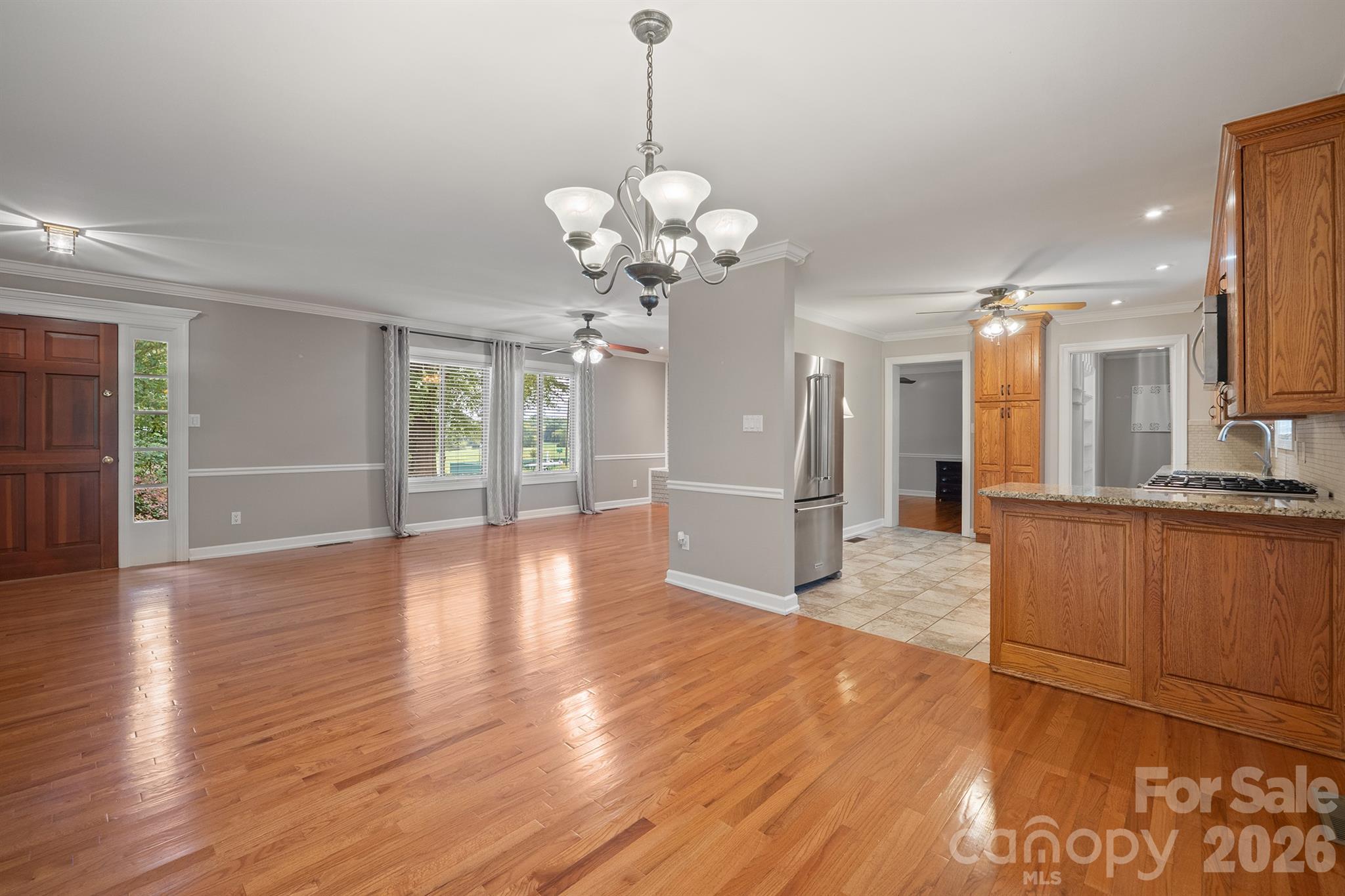 1953 Crestdale Lane