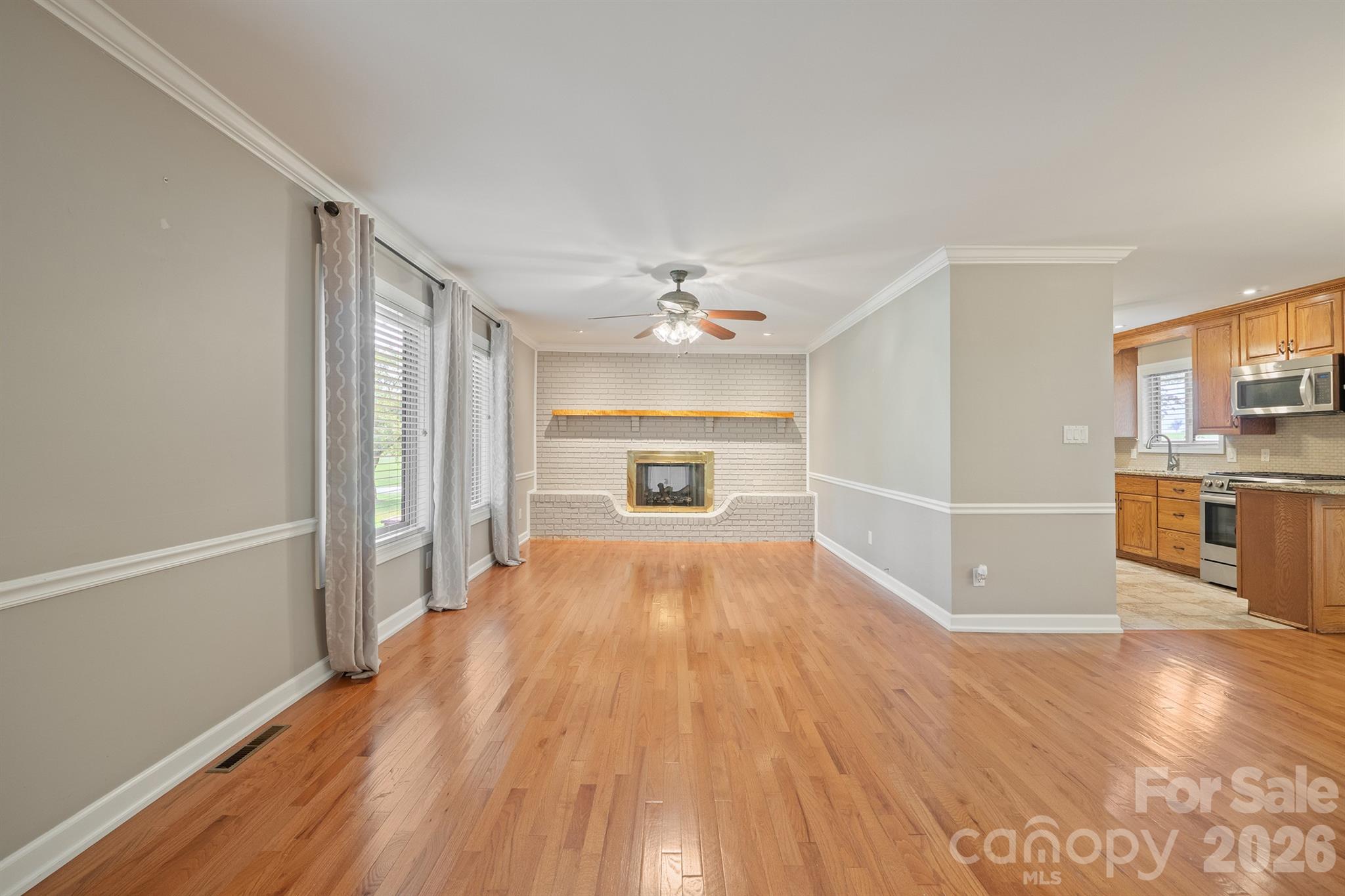 1953 Crestdale Lane