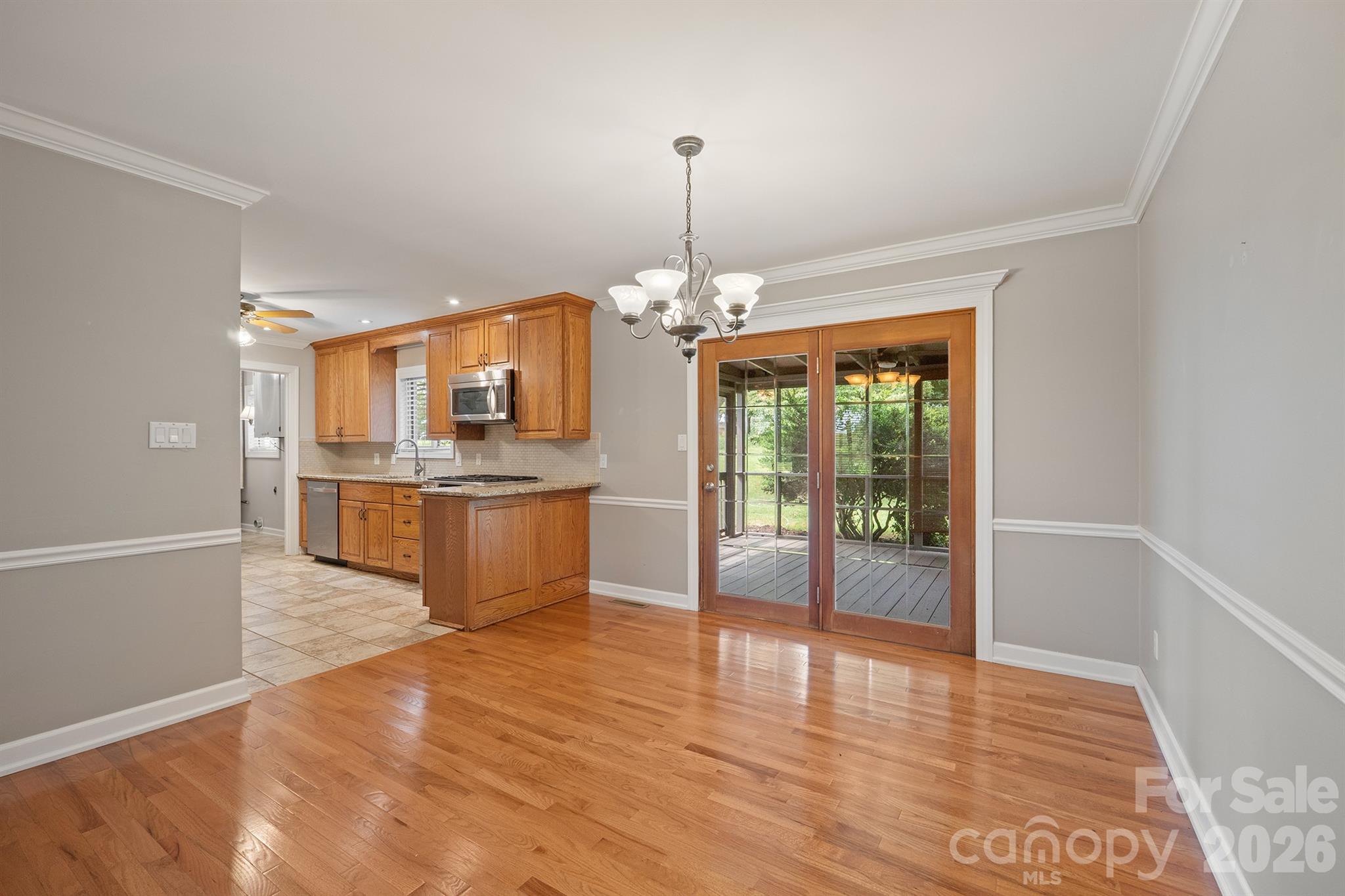 1953 Crestdale Lane