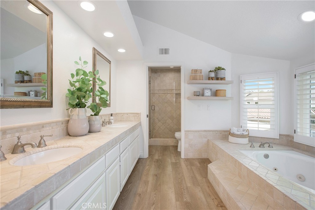 24702 Queens Court