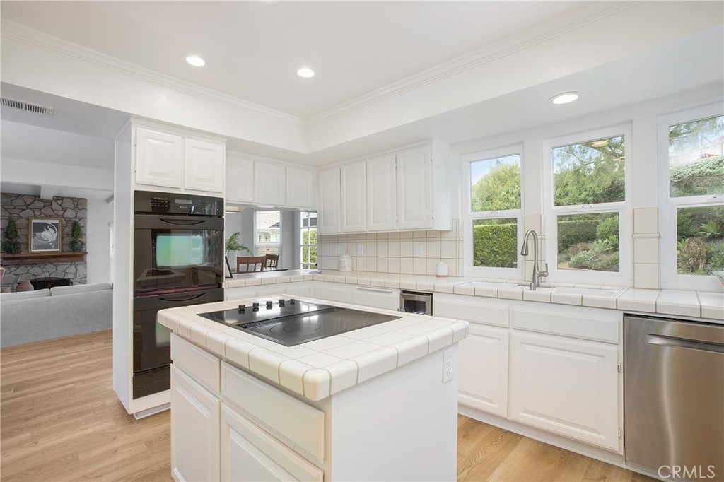 24702 Queens Court