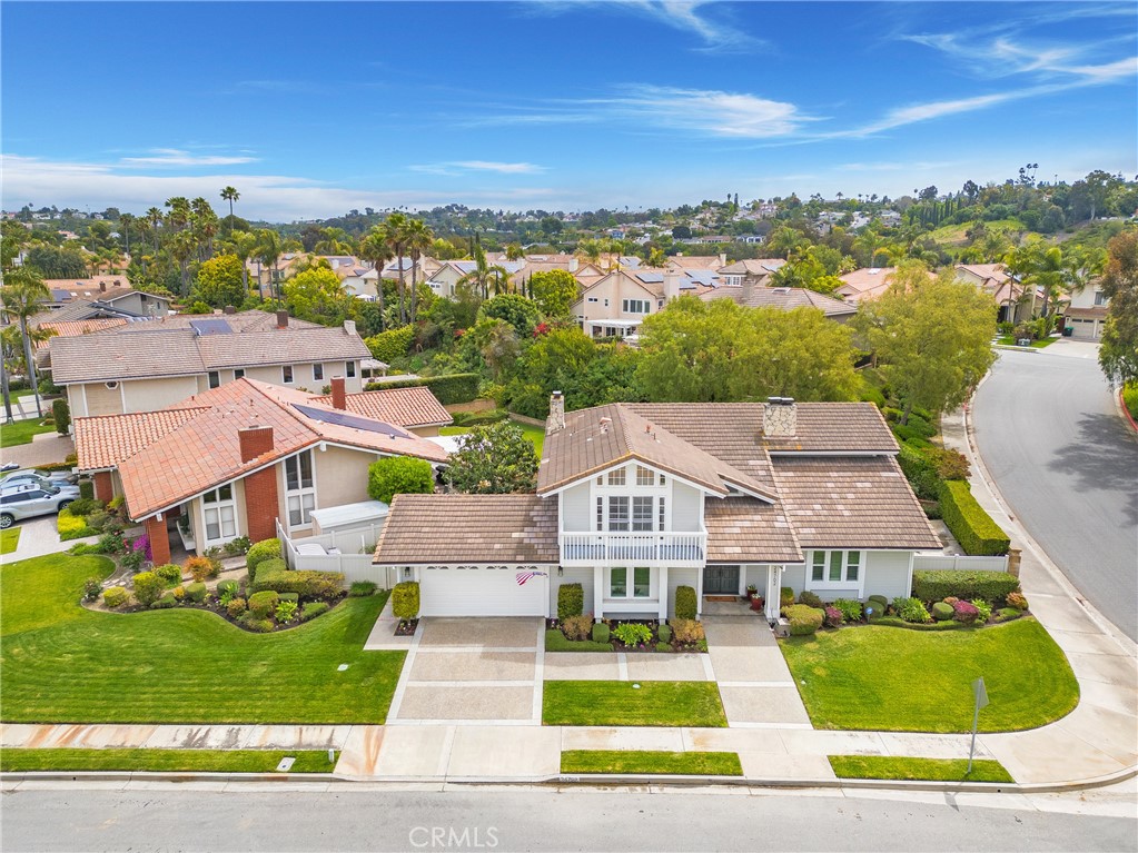 24702 Queens Court