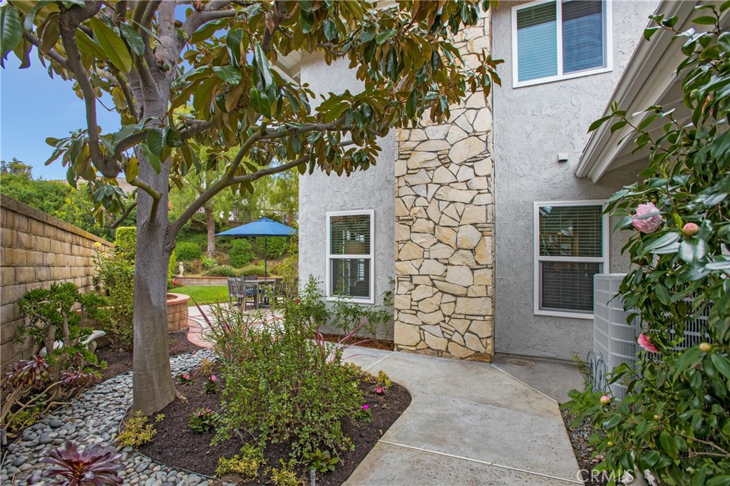 24702 Queens Court