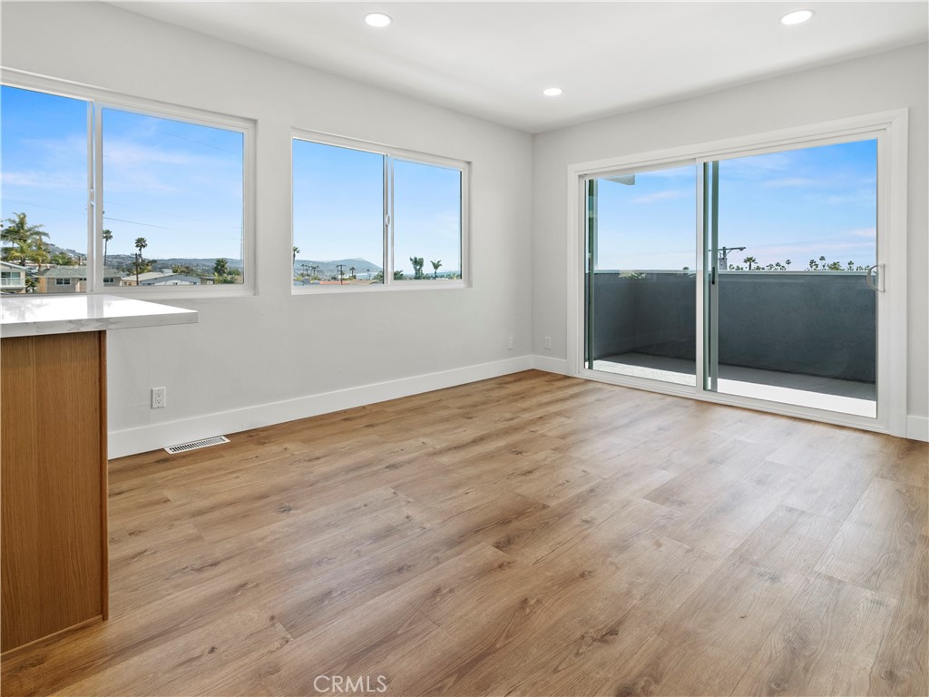 33892 Violet Lantern St