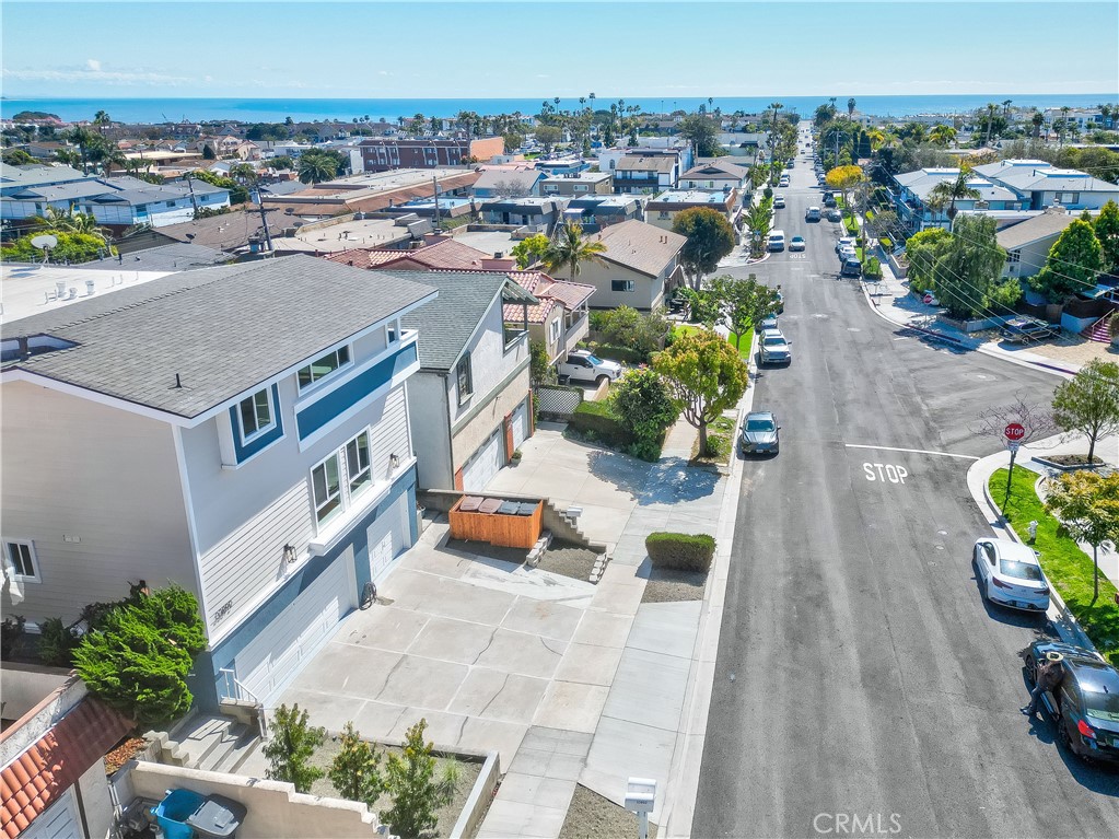 33892 Violet Lantern St