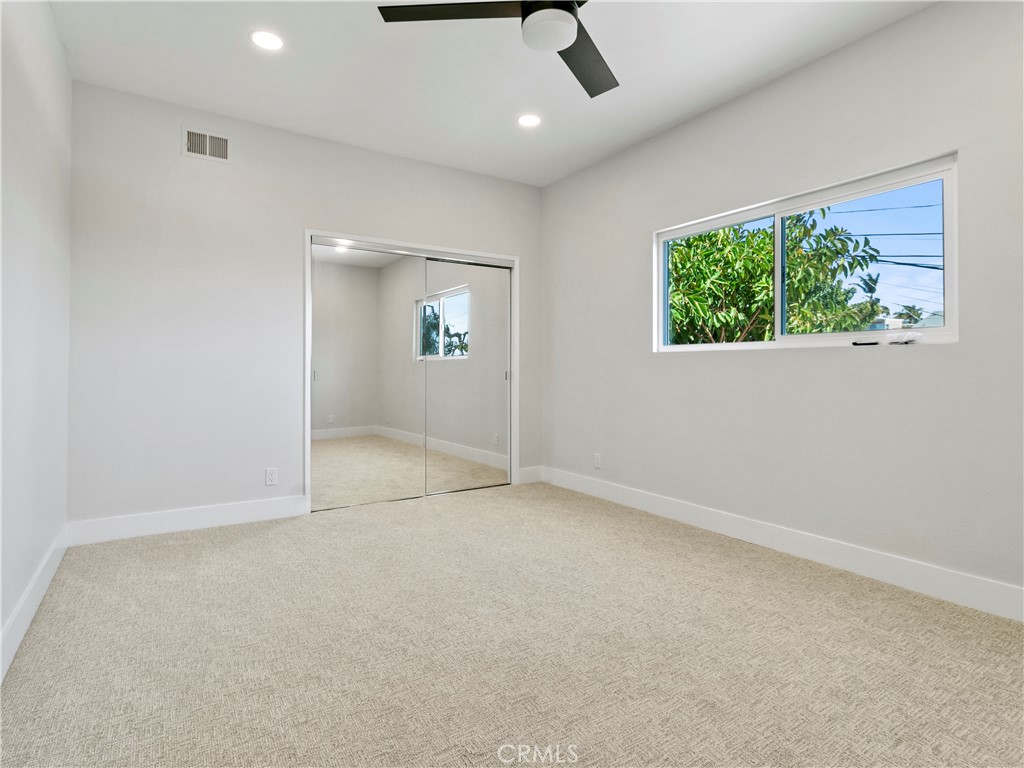 33892 Violet Lantern St