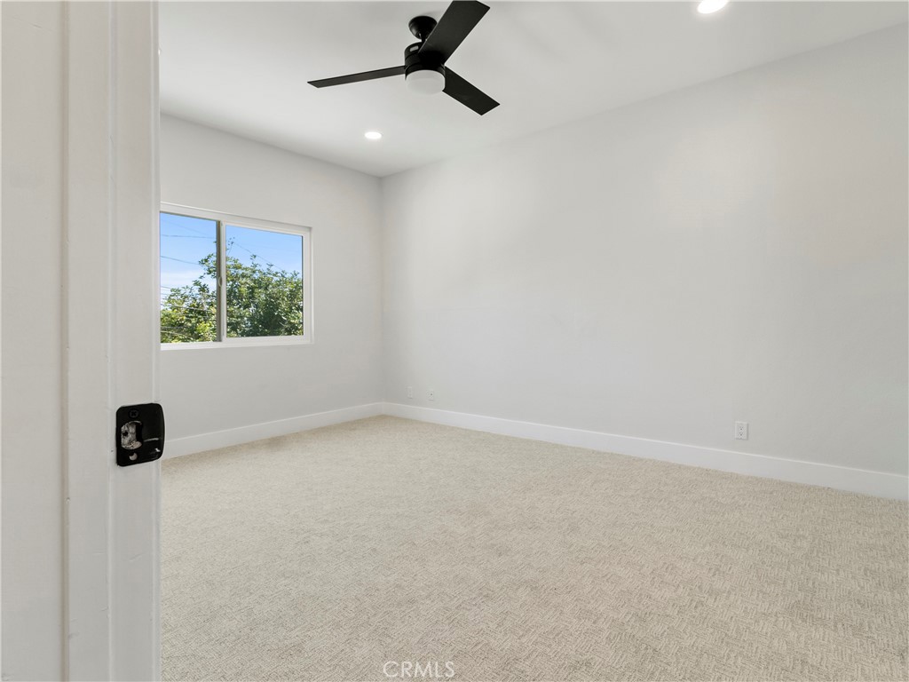 33892 Violet Lantern St