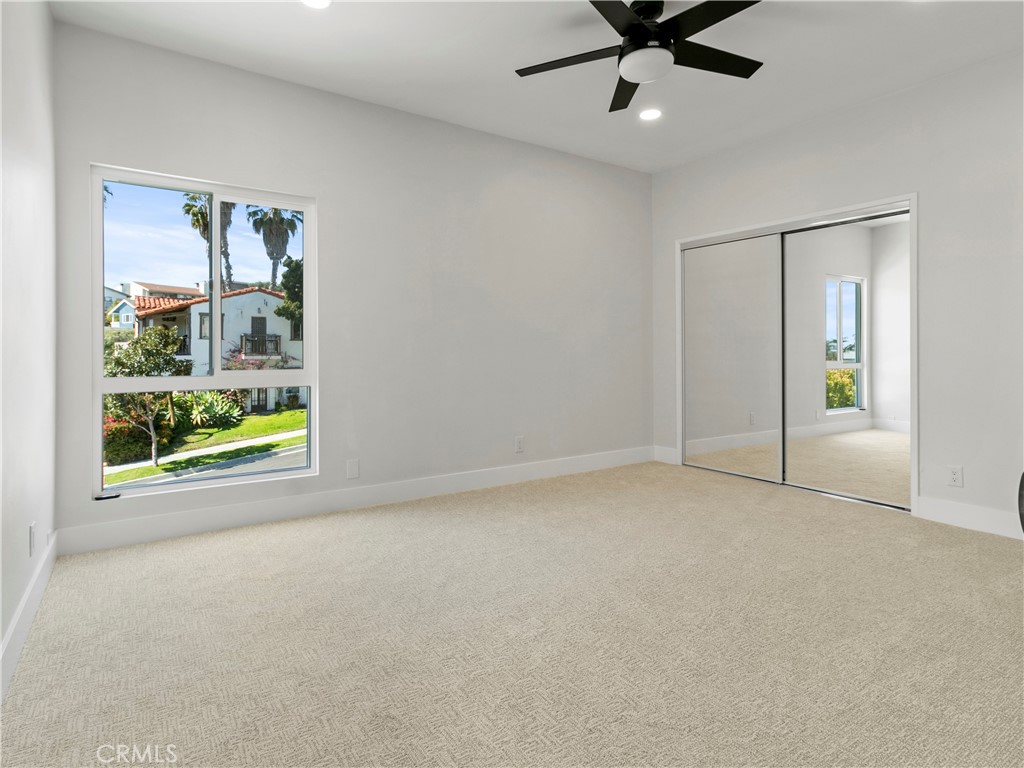 33892 Violet Lantern St