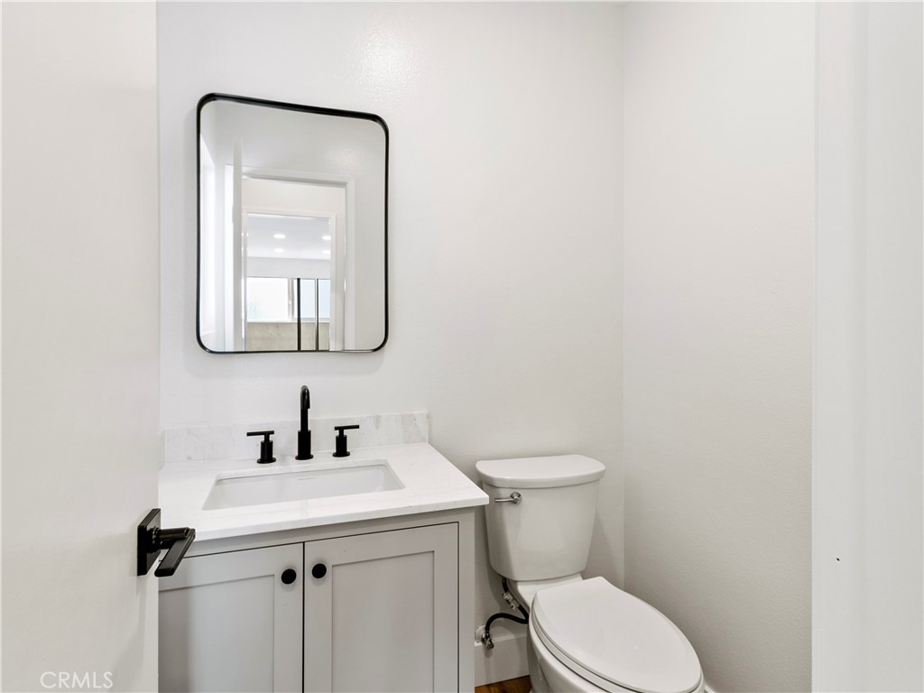 33892 Violet Lantern St