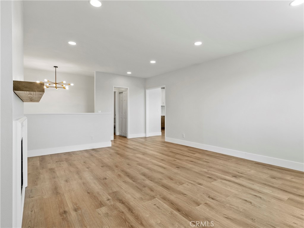 33892 Violet Lantern St