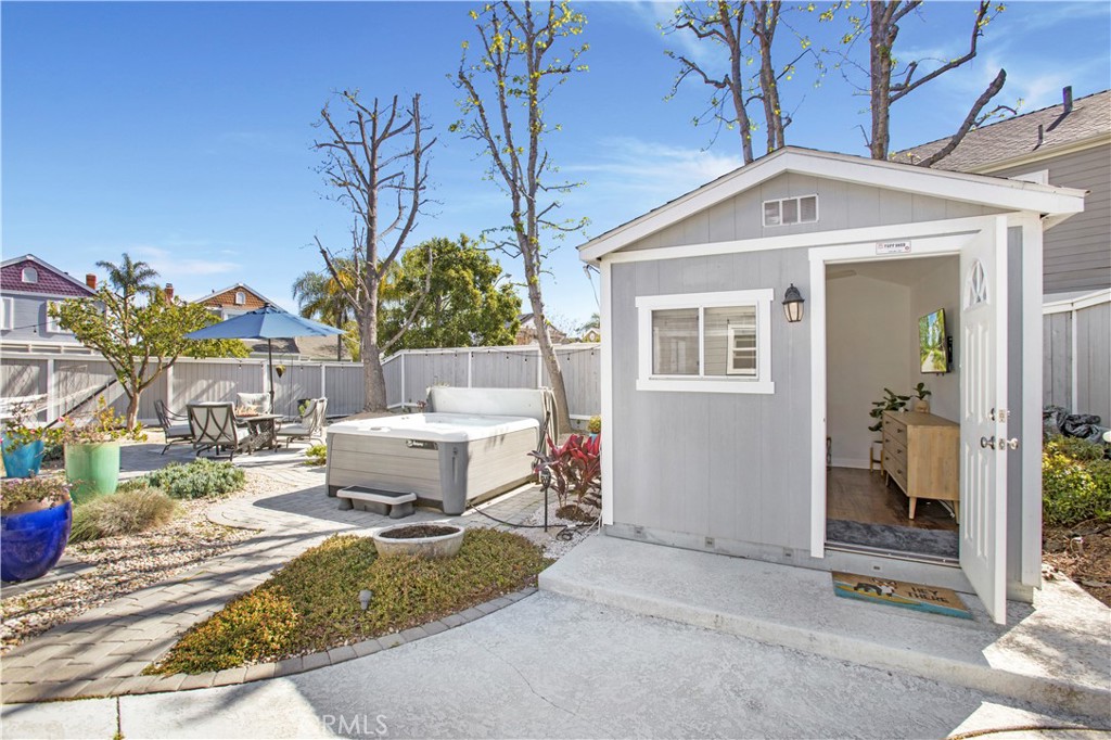 42 Baroness Lane