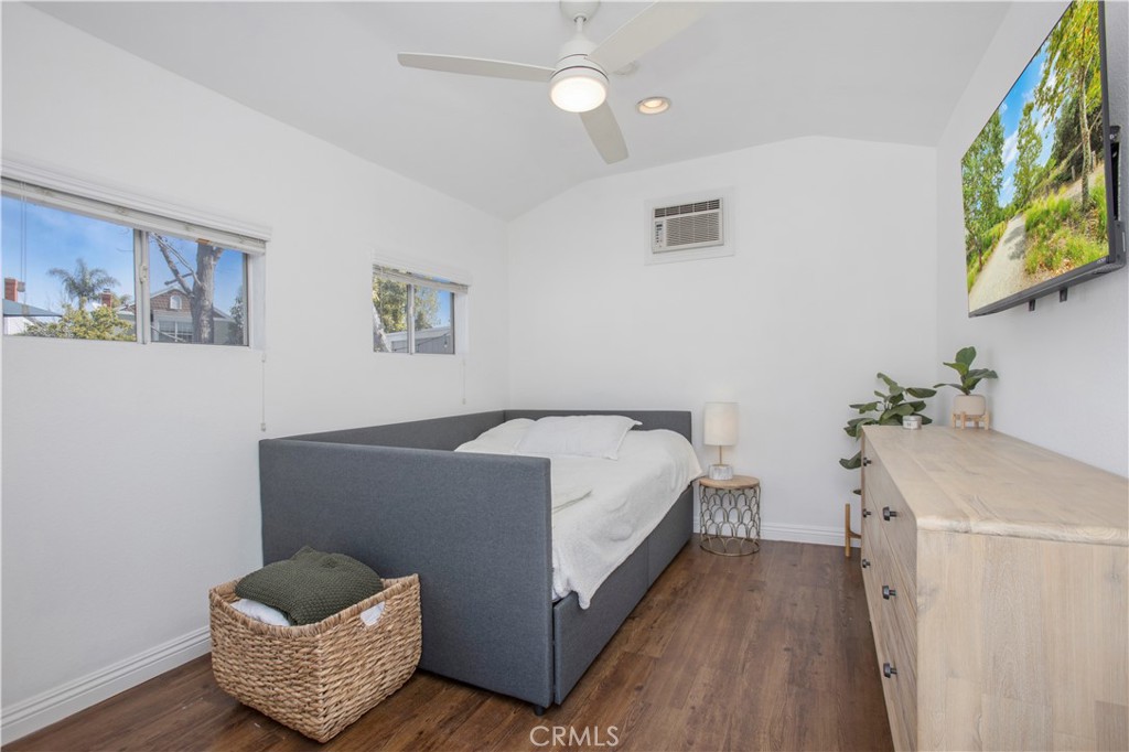 42 Baroness Lane