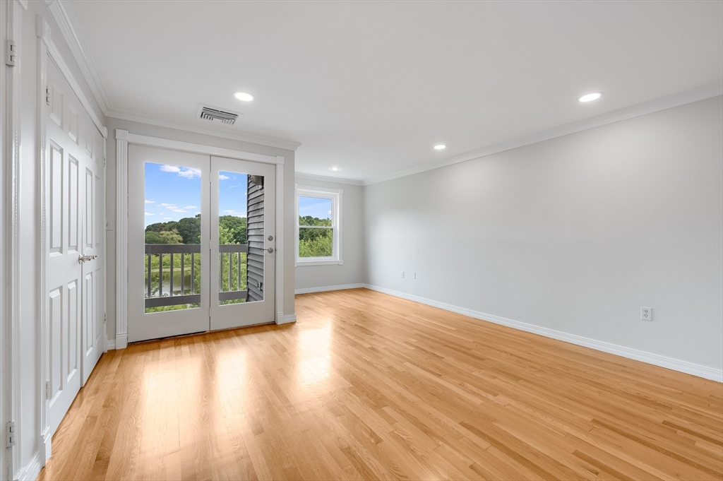 212 Humphrey Street # 205