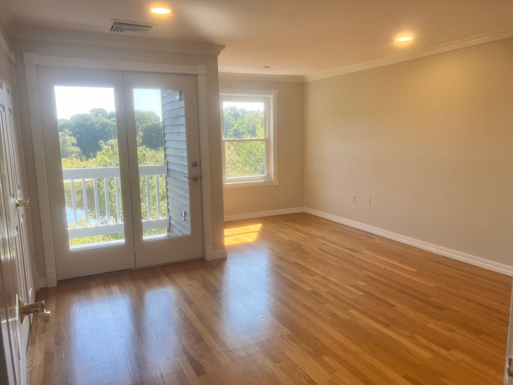 212 Humphrey # 205