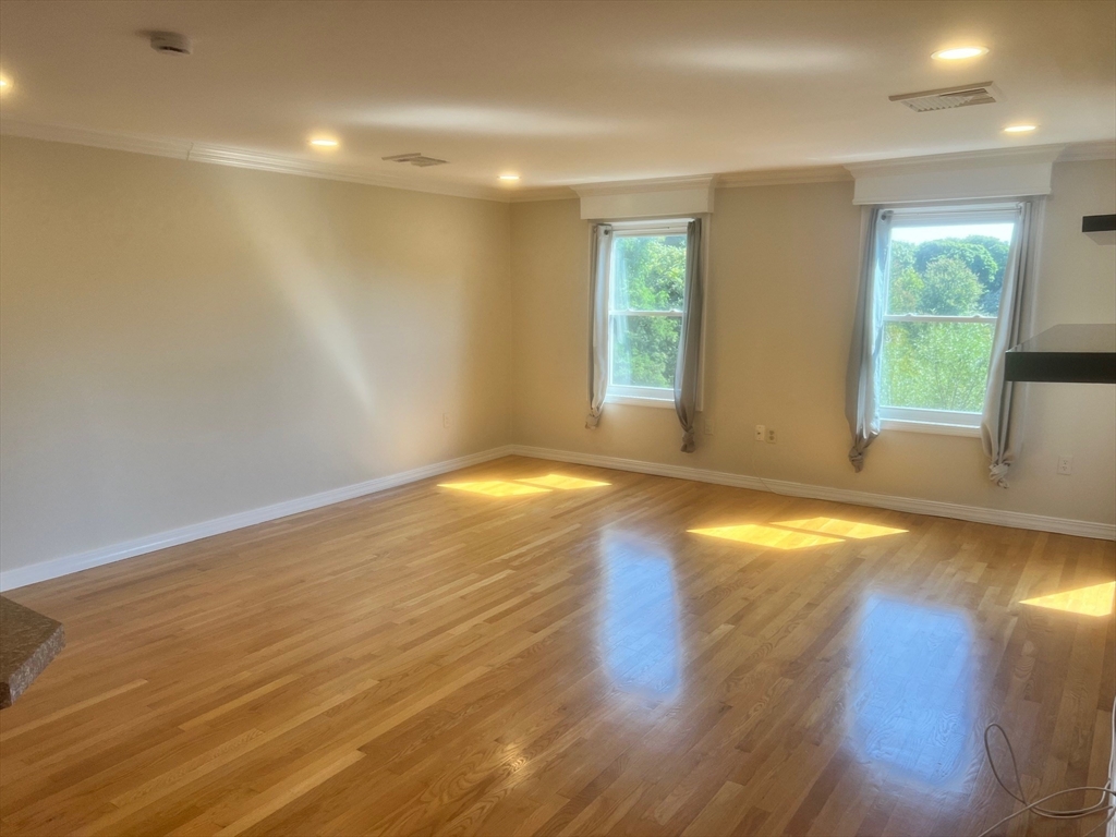 212 Humphrey # 205