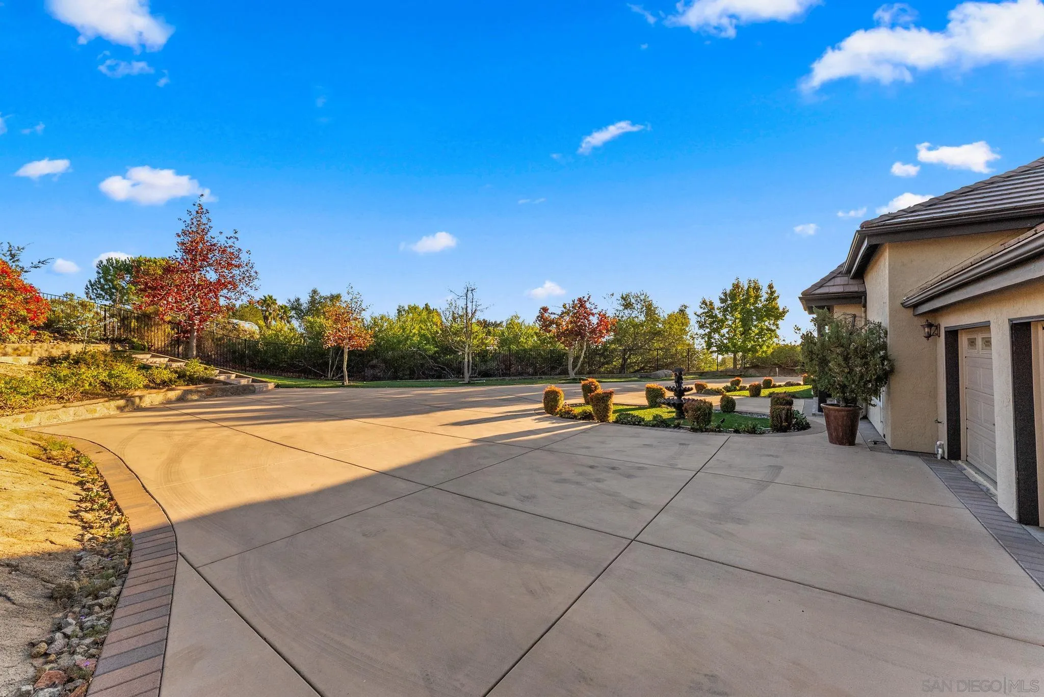 29059 Meadow Glen Way W