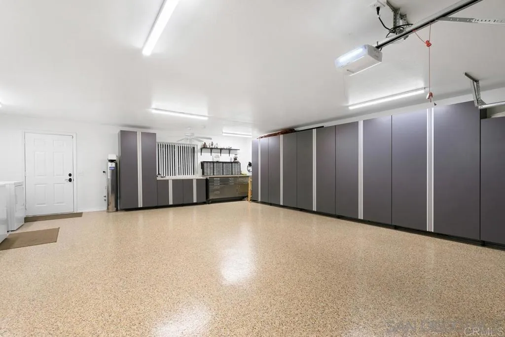 29059 Meadow Glen Way W