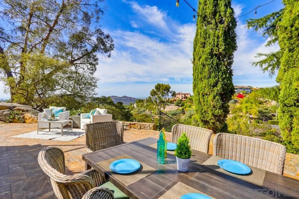 29059 Meadow Glen Way W