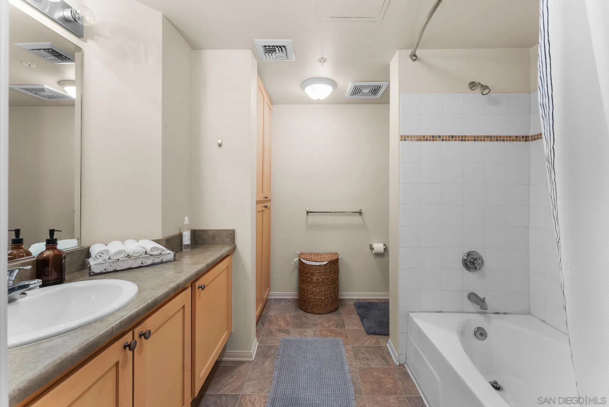 2400 5th Ave Unit 104