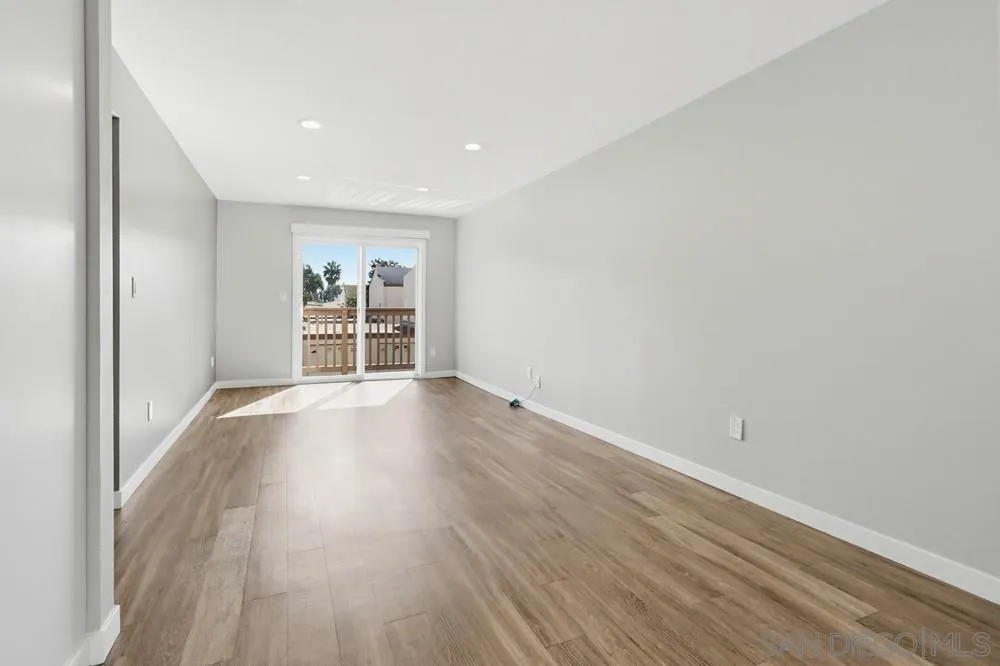 5516 Caminito Roberto