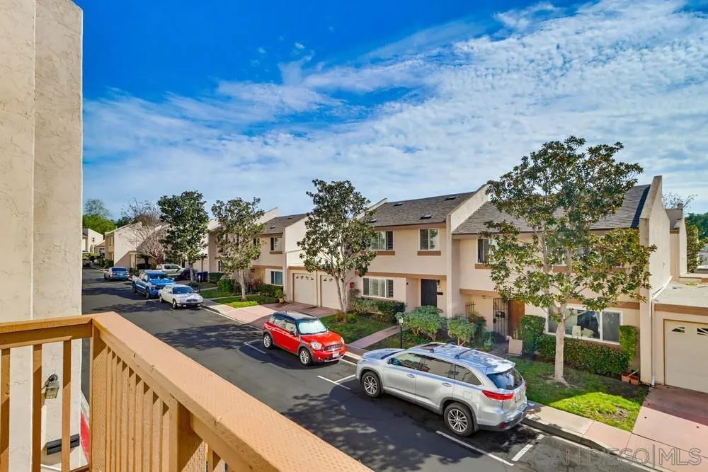 5516 Caminito Roberto