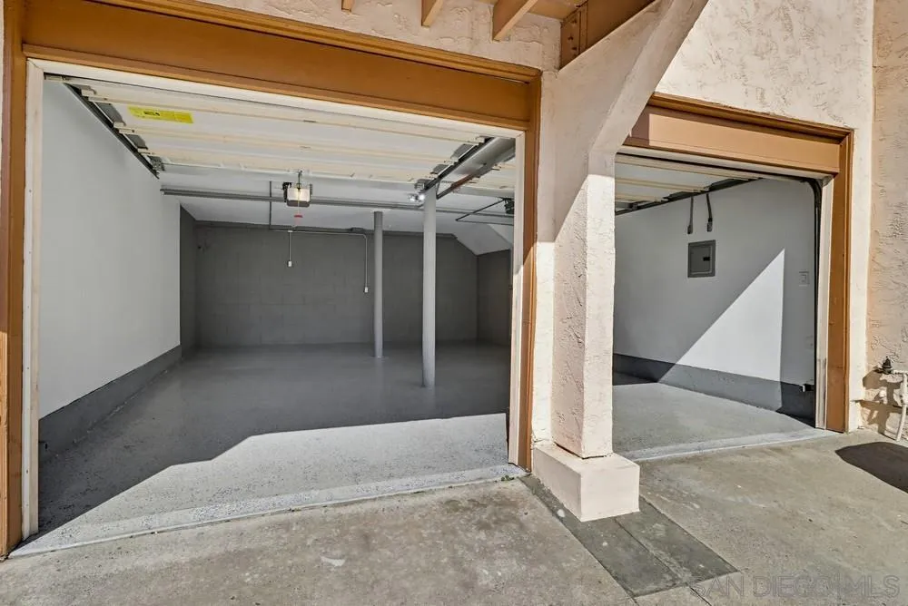 5516 Caminito Roberto